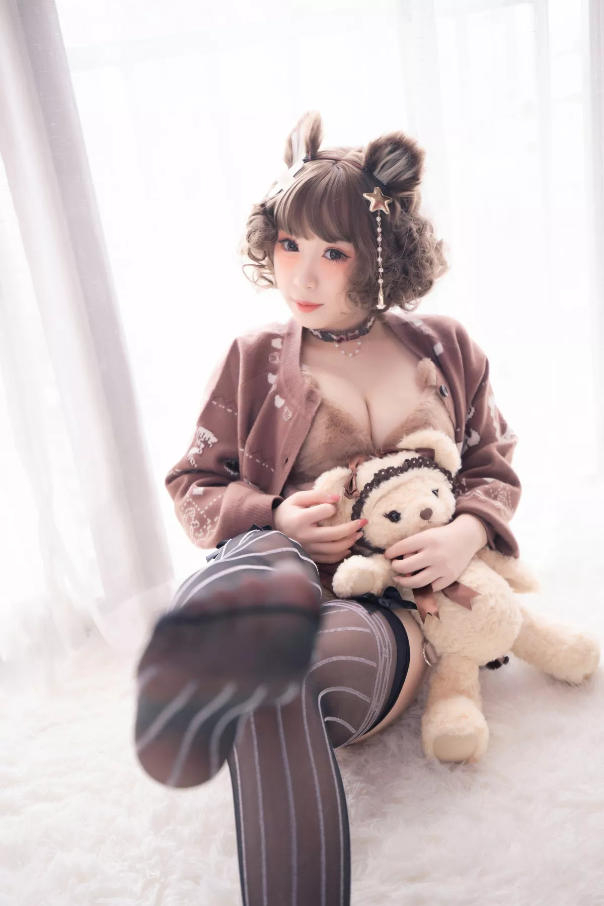 网络美女胡桃猫Kurumineko熊熊主题私房半脱露傲人豪乳遮点惹火诱惑写真221P