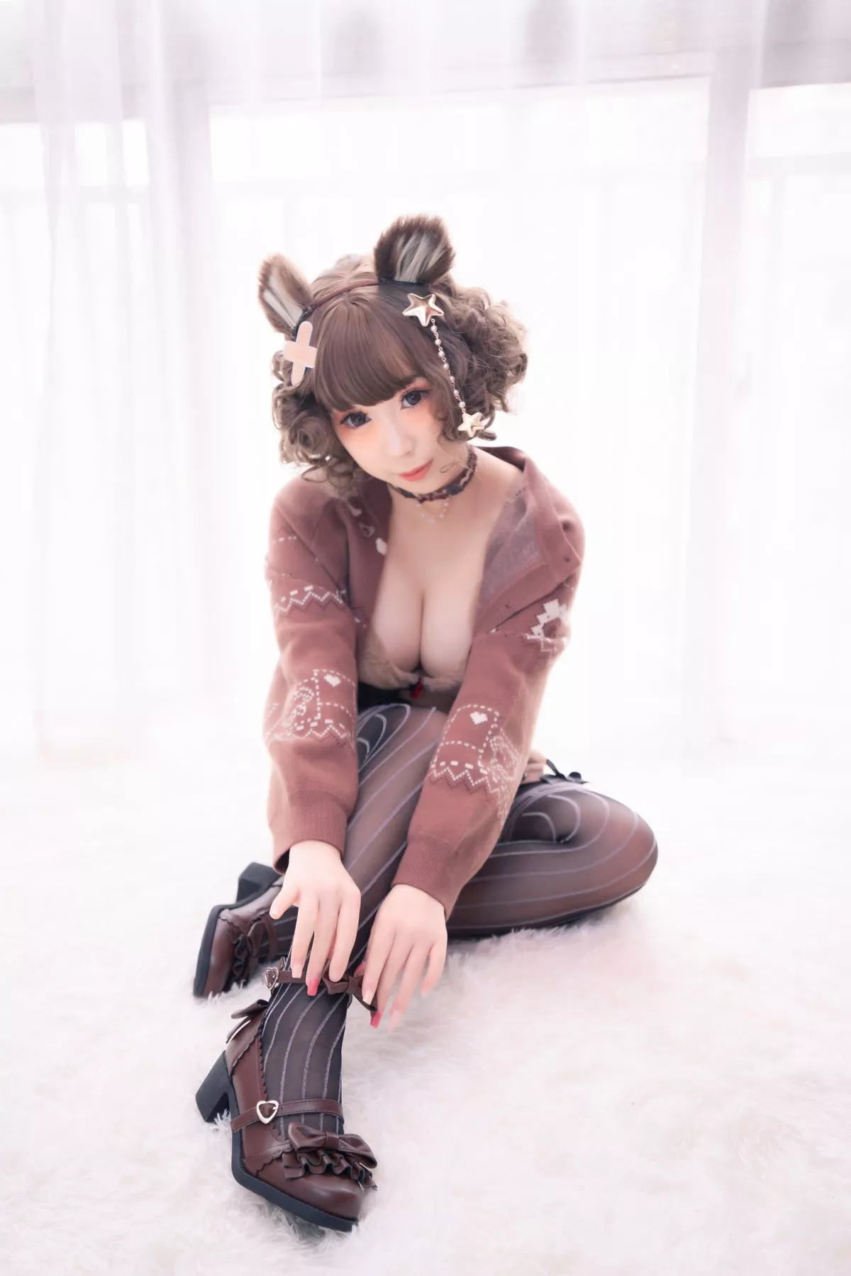 网络美女胡桃猫Kurumineko熊熊主题私房半脱露傲人豪乳遮点惹火诱惑写真221P