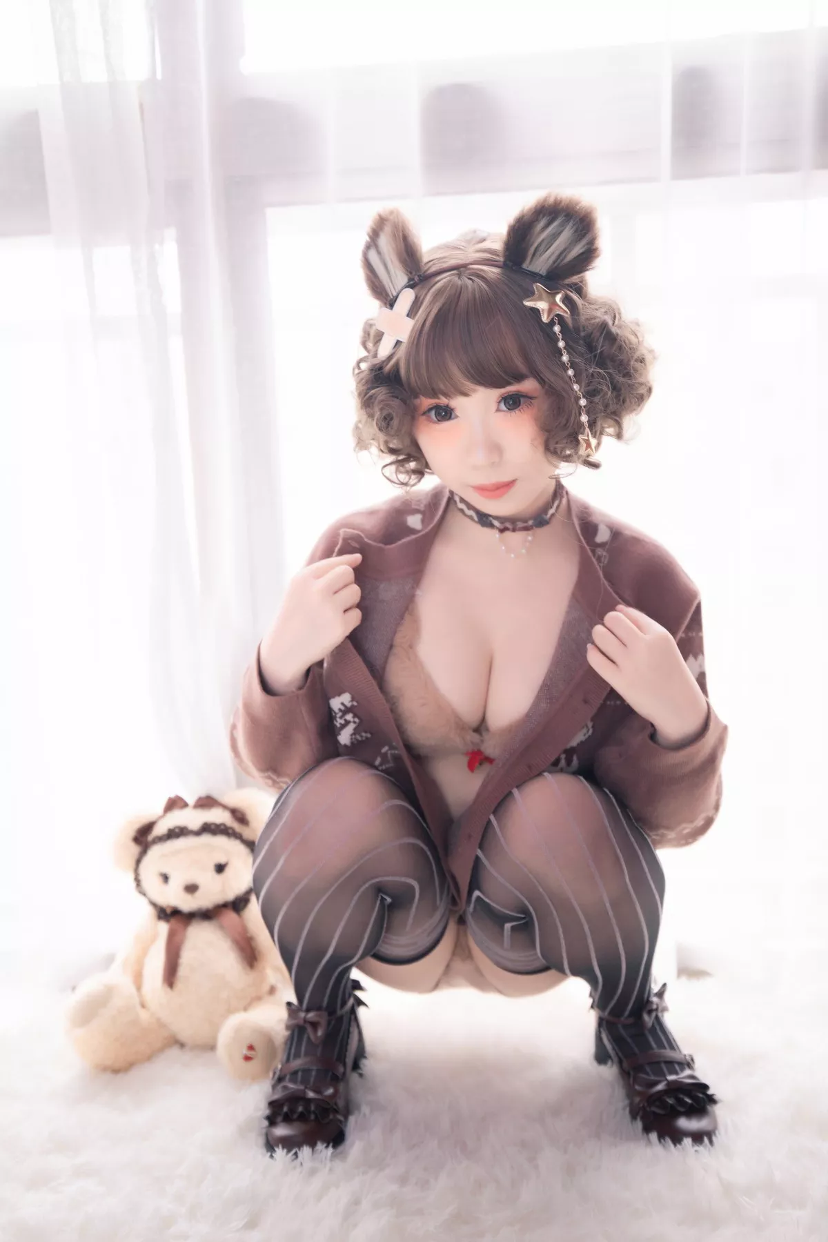 网络美女胡桃猫Kurumineko熊熊主题私房半脱露傲人豪乳遮点惹火诱惑写真221P