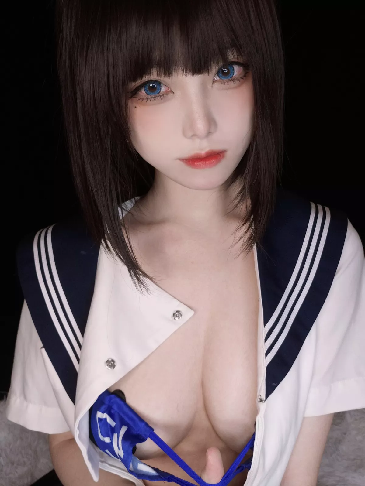萌系小姐姐蜜汁猫裘坏学妹自拍主题私房半脱露性感内衣配破烂黑丝诱惑写真38P