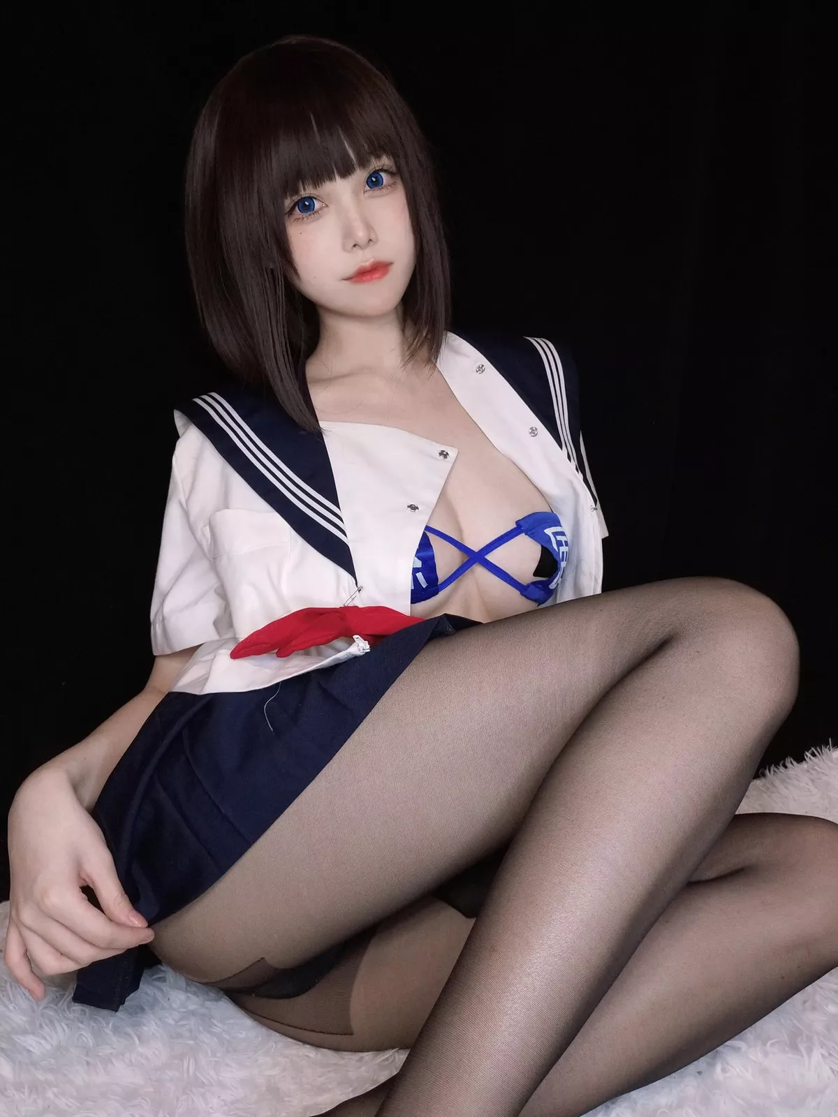 萌系小姐姐蜜汁猫裘坏学妹自拍主题私房半脱露性感内衣配破烂黑丝诱惑写真38P