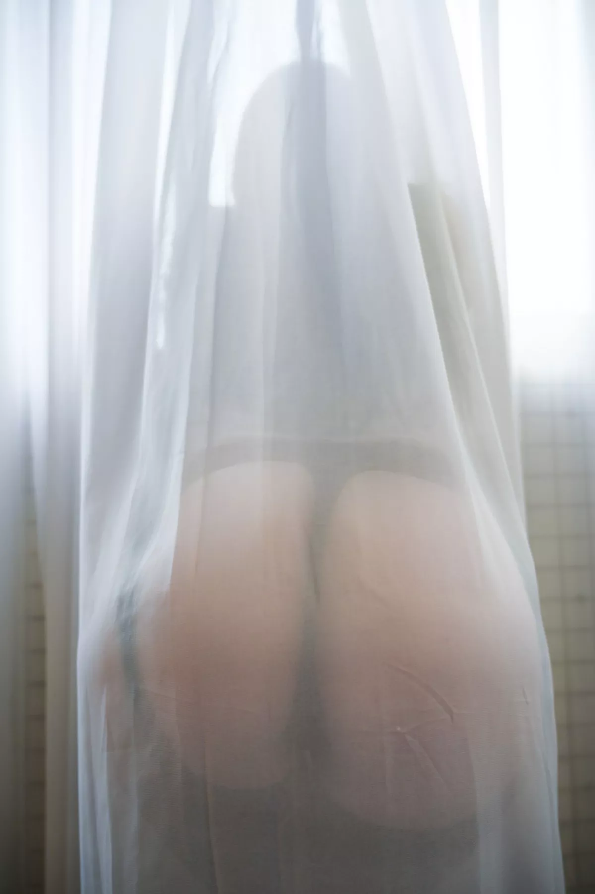 Coser美女鹿野希黑丝吊带袜主题脱薄透白T露性感内衣配黑色蕾丝吊袜诱惑写真72P