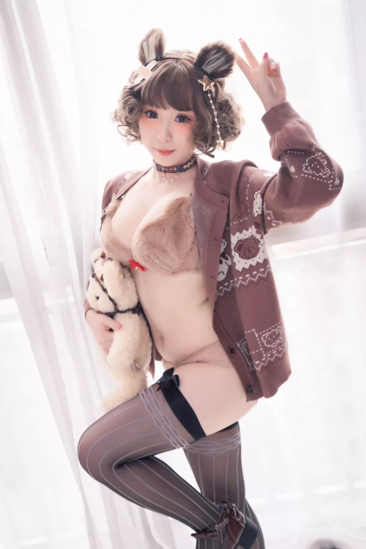 网络美女胡桃猫Kurumineko熊熊主题私房半脱露傲人豪乳遮点惹火诱惑写真221P