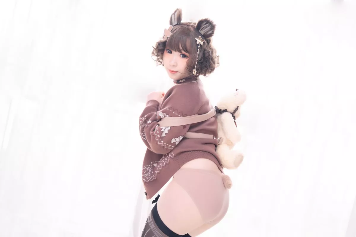 网络美女胡桃猫Kurumineko熊熊主题私房半脱露傲人豪乳遮点惹火诱惑写真221P