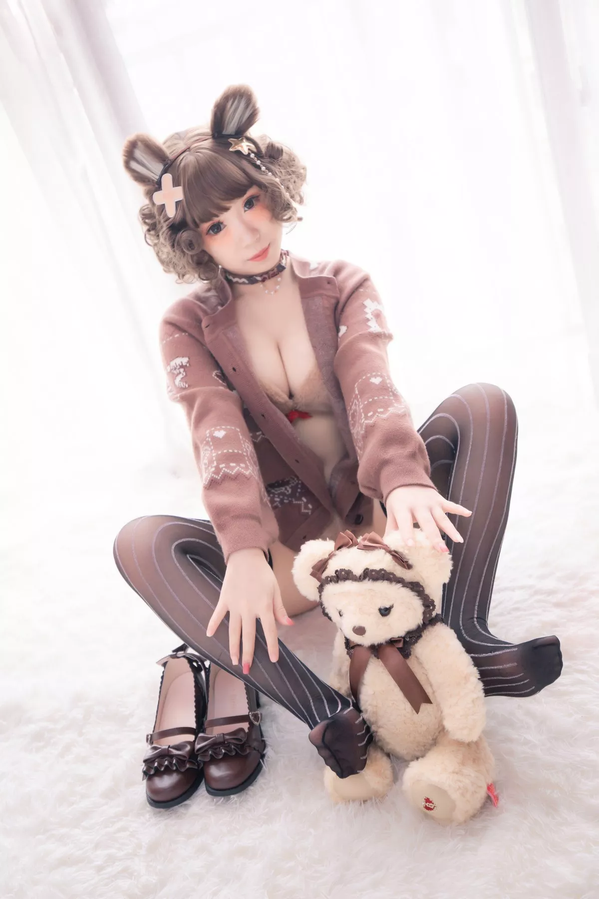 网络美女胡桃猫Kurumineko熊熊主题私房半脱露傲人豪乳遮点惹火诱惑写真221P