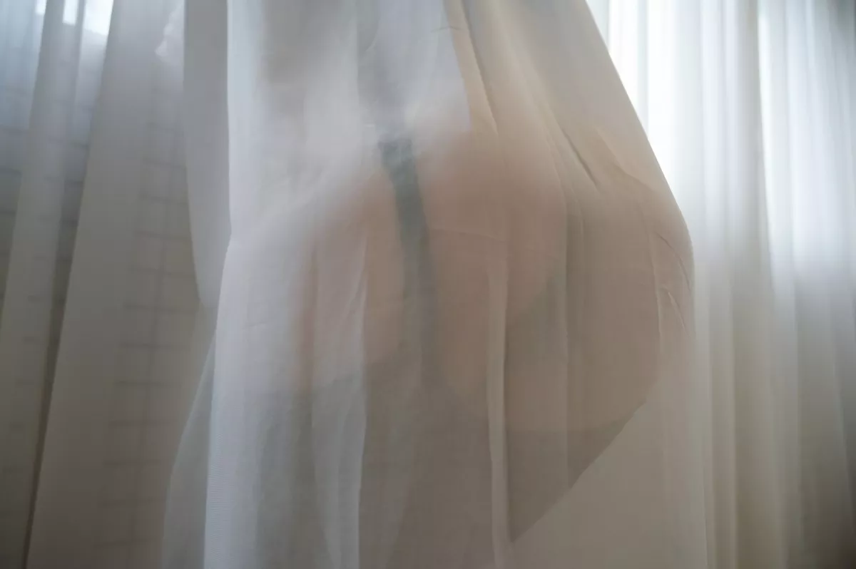 Coser美女鹿野希黑丝吊带袜主题脱薄透白T露性感内衣配黑色蕾丝吊袜诱惑写真72P