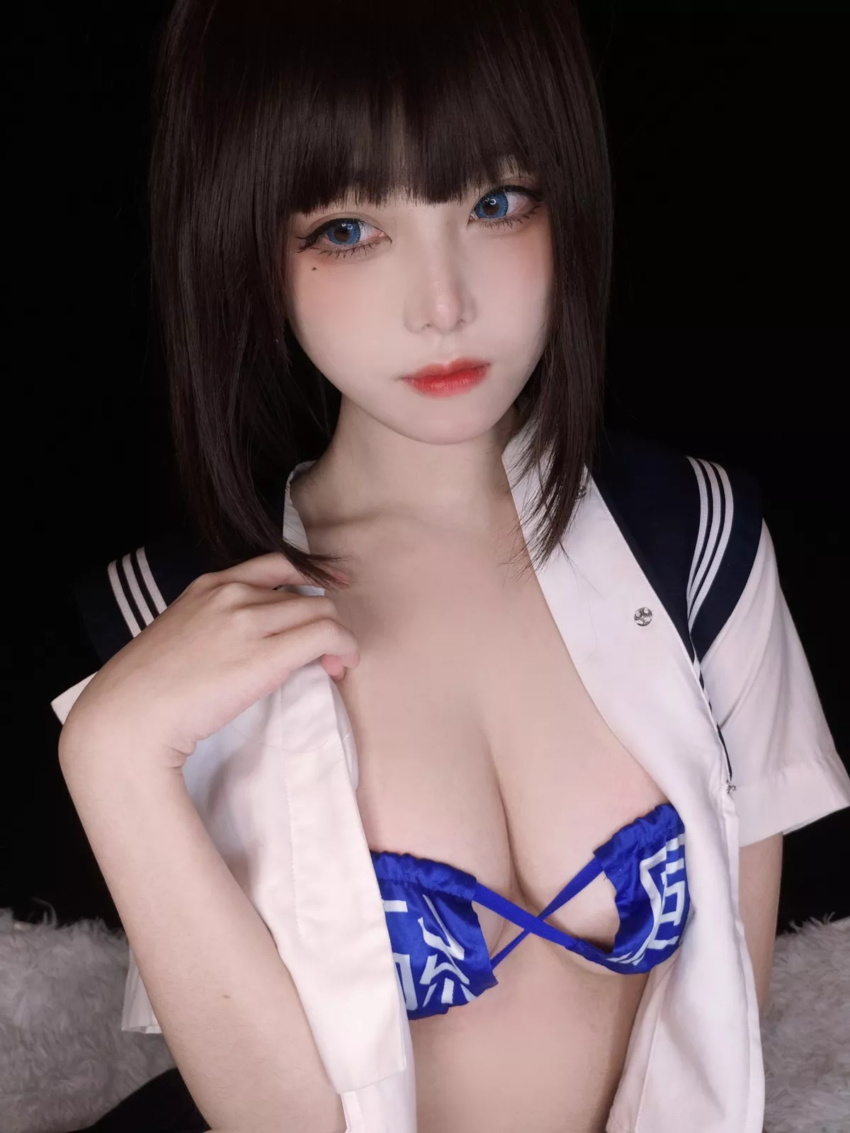 萌系小姐姐蜜汁猫裘坏学妹自拍主题私房半脱露性感内衣配破烂黑丝诱惑写真38P