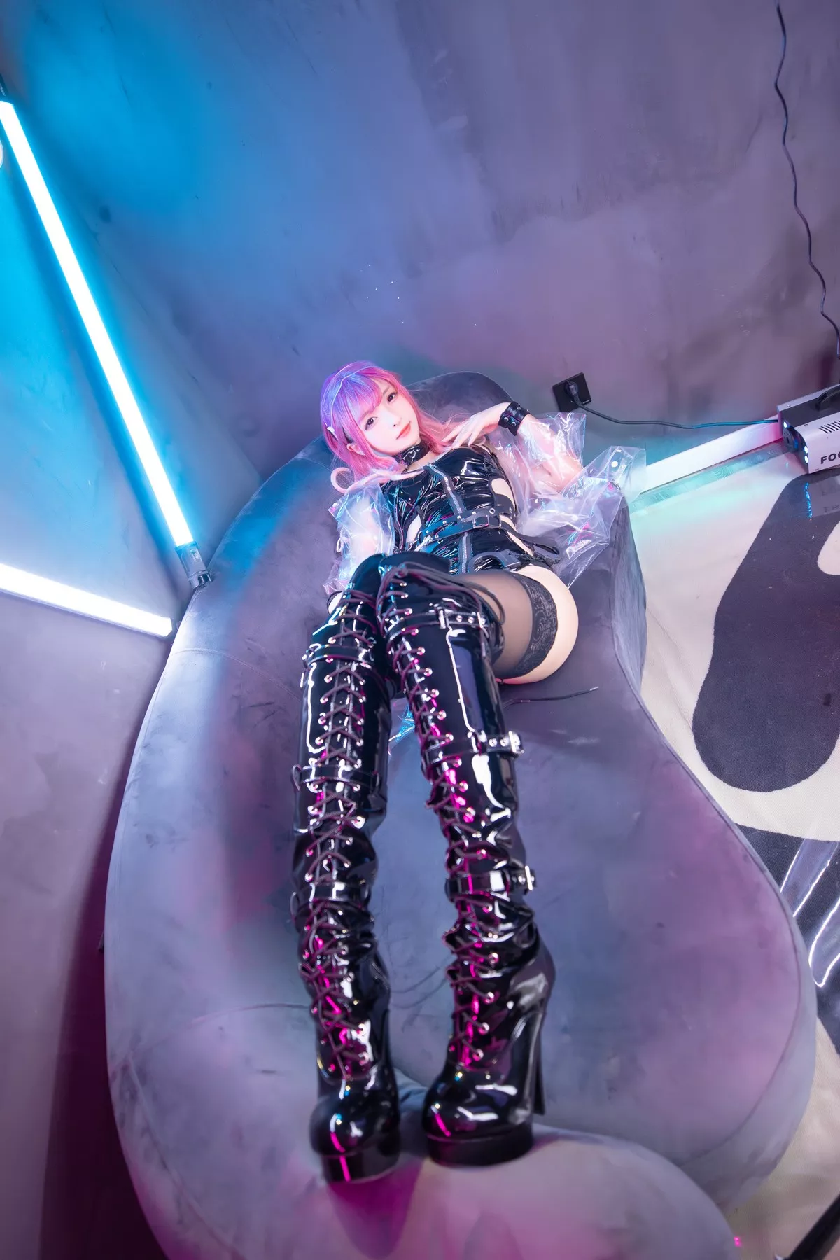萝莉美女神楽板真冬Girlspunk2020主题性感黑色皮质服饰配蕾丝袜迷人诱惑写真150P