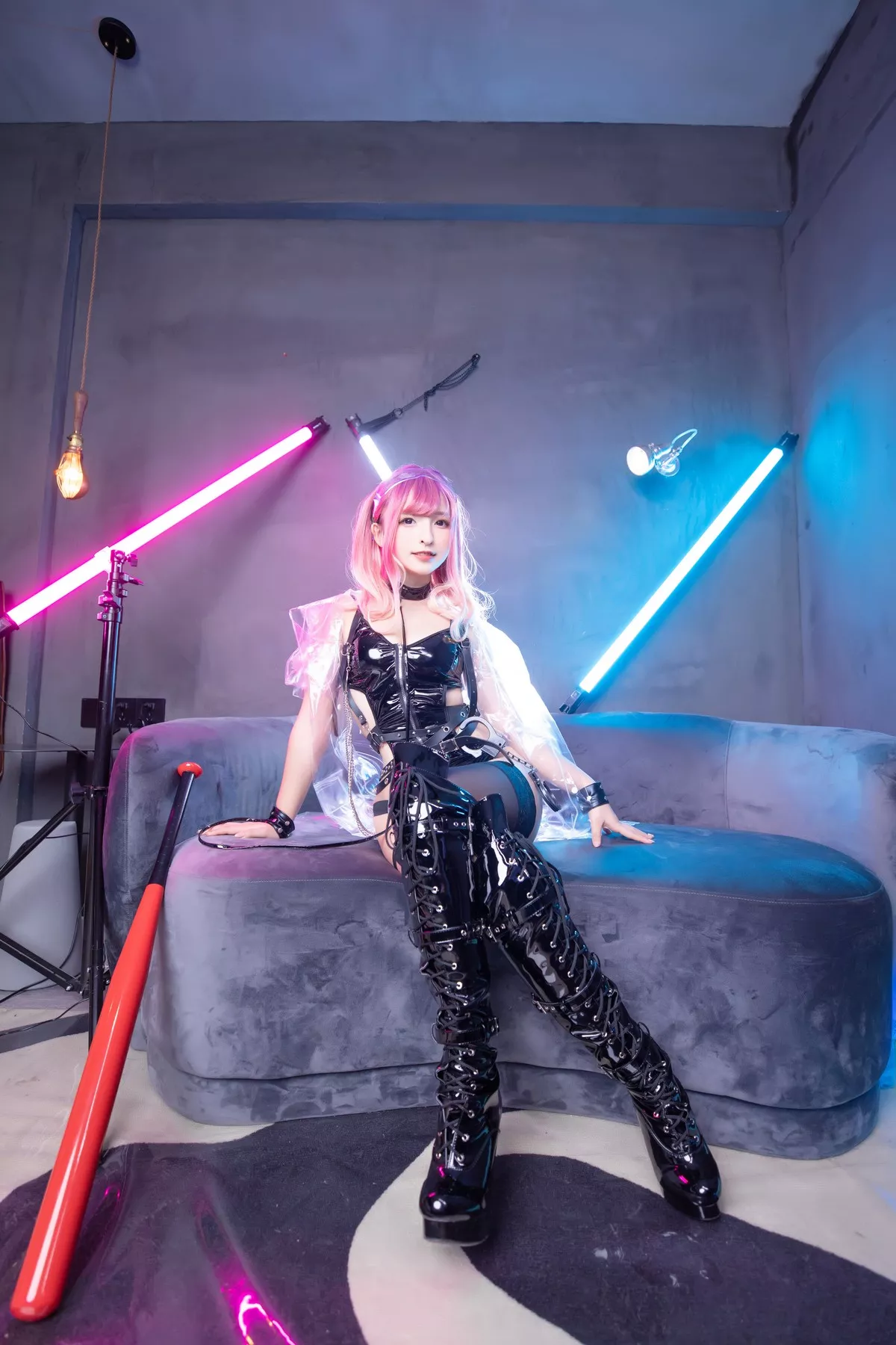 萝莉美女神楽板真冬Girlspunk2020主题性感黑色皮质服饰配蕾丝袜迷人诱惑写真150P