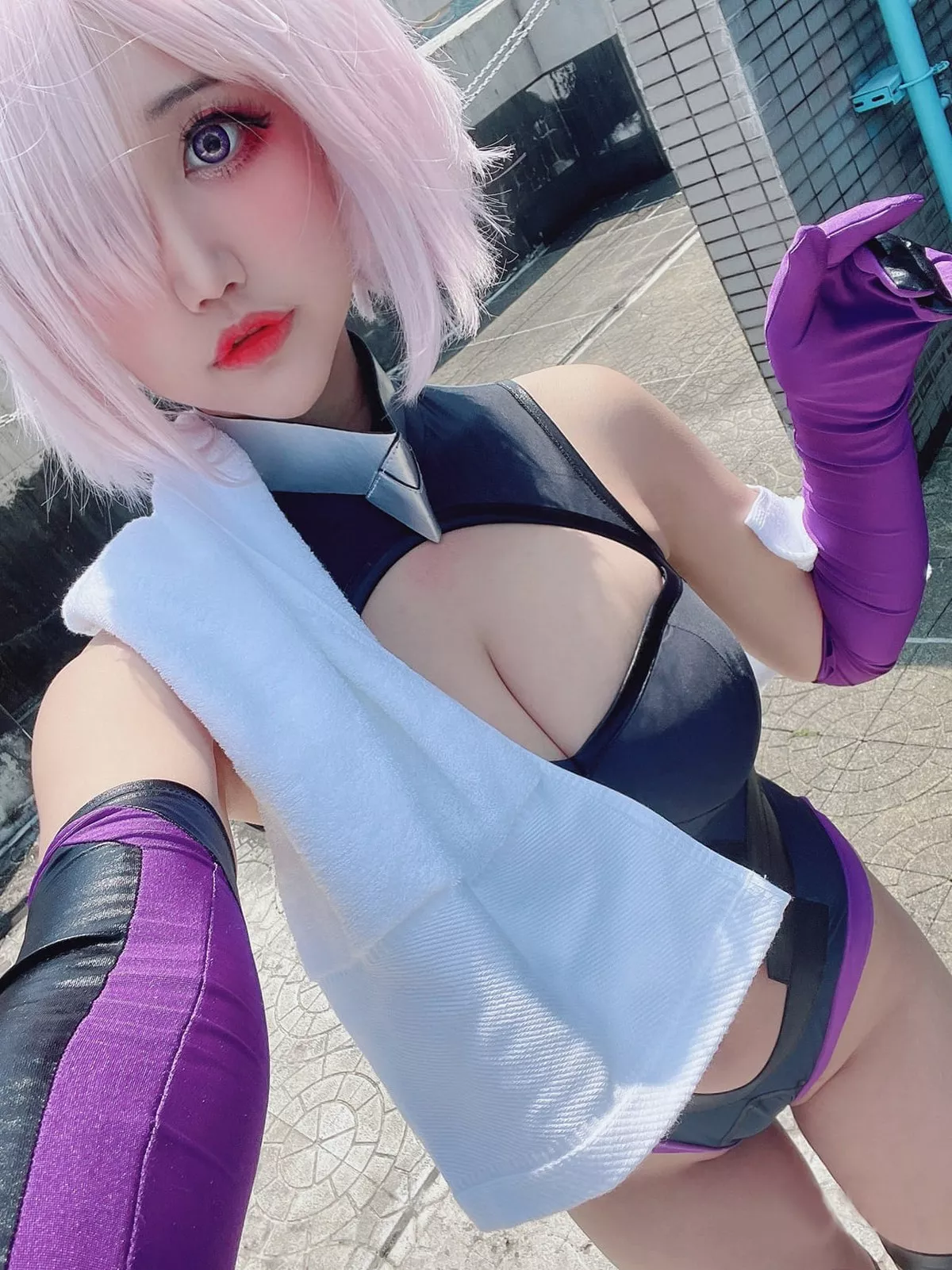 网络美女七七小姐_Miss Seven马修主题私房性感服饰系列秀完美身材诱惑写真40P