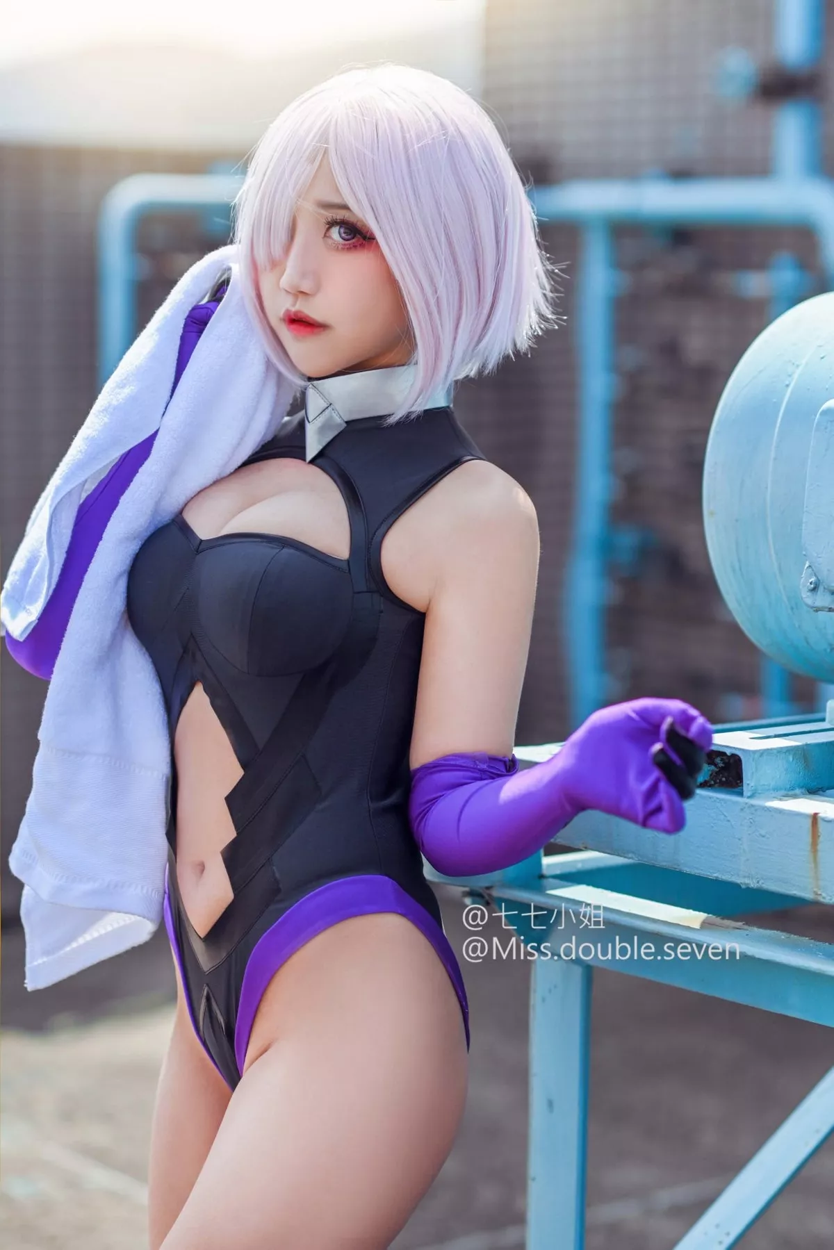 网络美女七七小姐_Miss Seven马修主题私房性感服饰系列秀完美身材诱惑写真40P