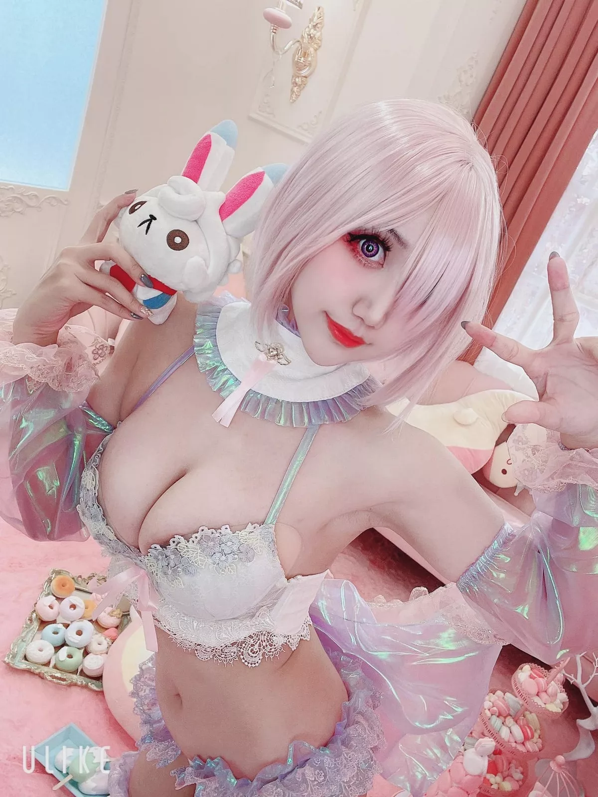 网络美女七七小姐_Miss Seven马修主题私房性感服饰系列秀完美身材诱惑写真40P