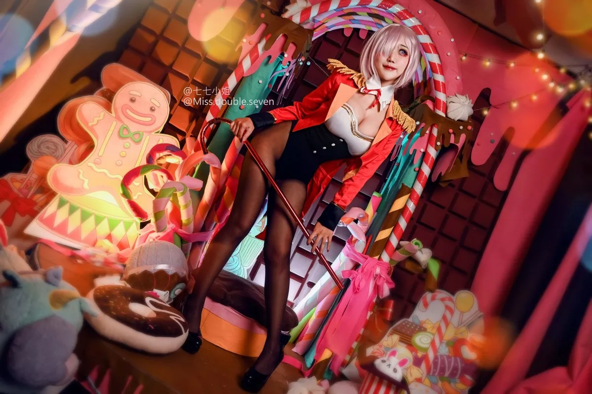 网络美女七七小姐_Miss Seven马修主题私房性感服饰系列秀完美身材诱惑写真40P