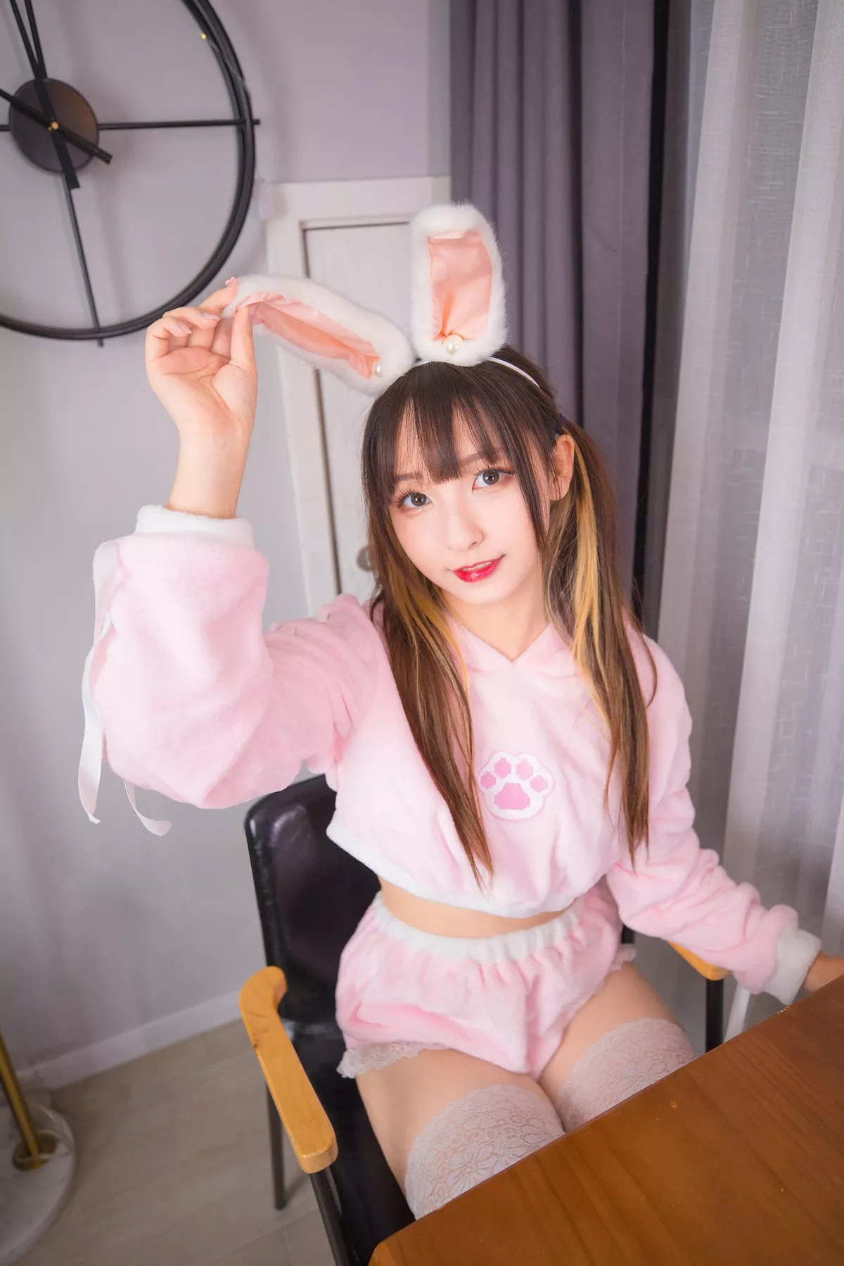 萝莉美女神楽板真冬兔子时间主题私房性感兔女郎系列超薄丝袜秀翘臀诱惑写真150P