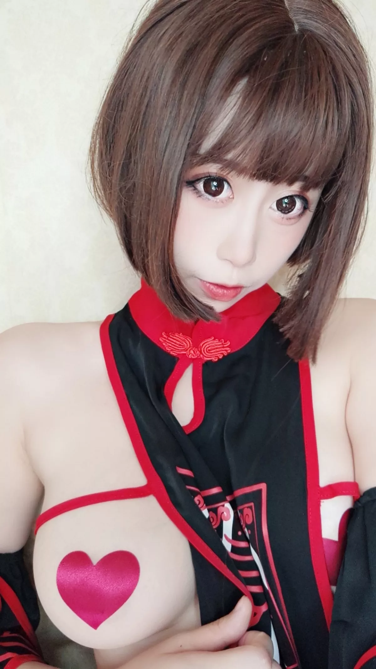 萌妹奈汐酱nice巫女主题私房性感真空黑红服饰露豪乳红桃遮点极致诱惑写真45P