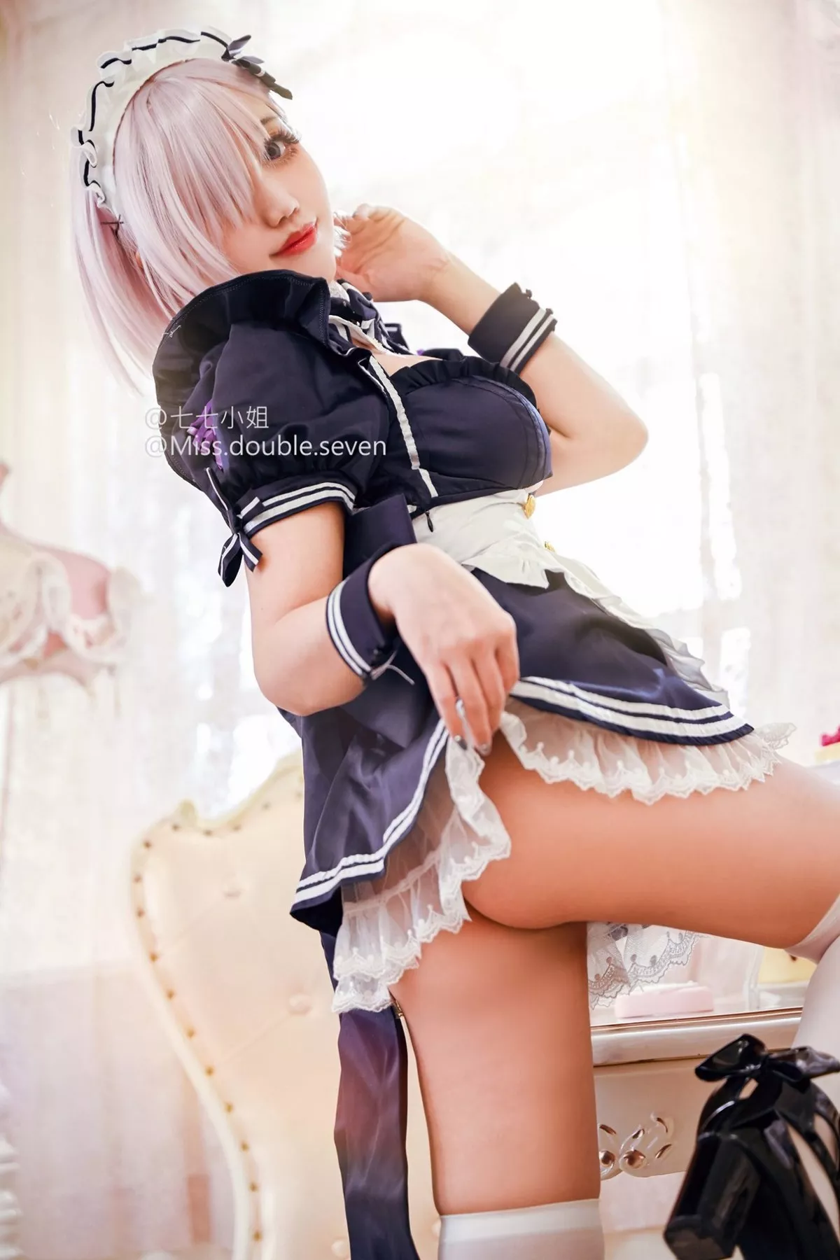 网络美女七七小姐_Miss Seven马修主题私房性感服饰系列秀完美身材诱惑写真40P