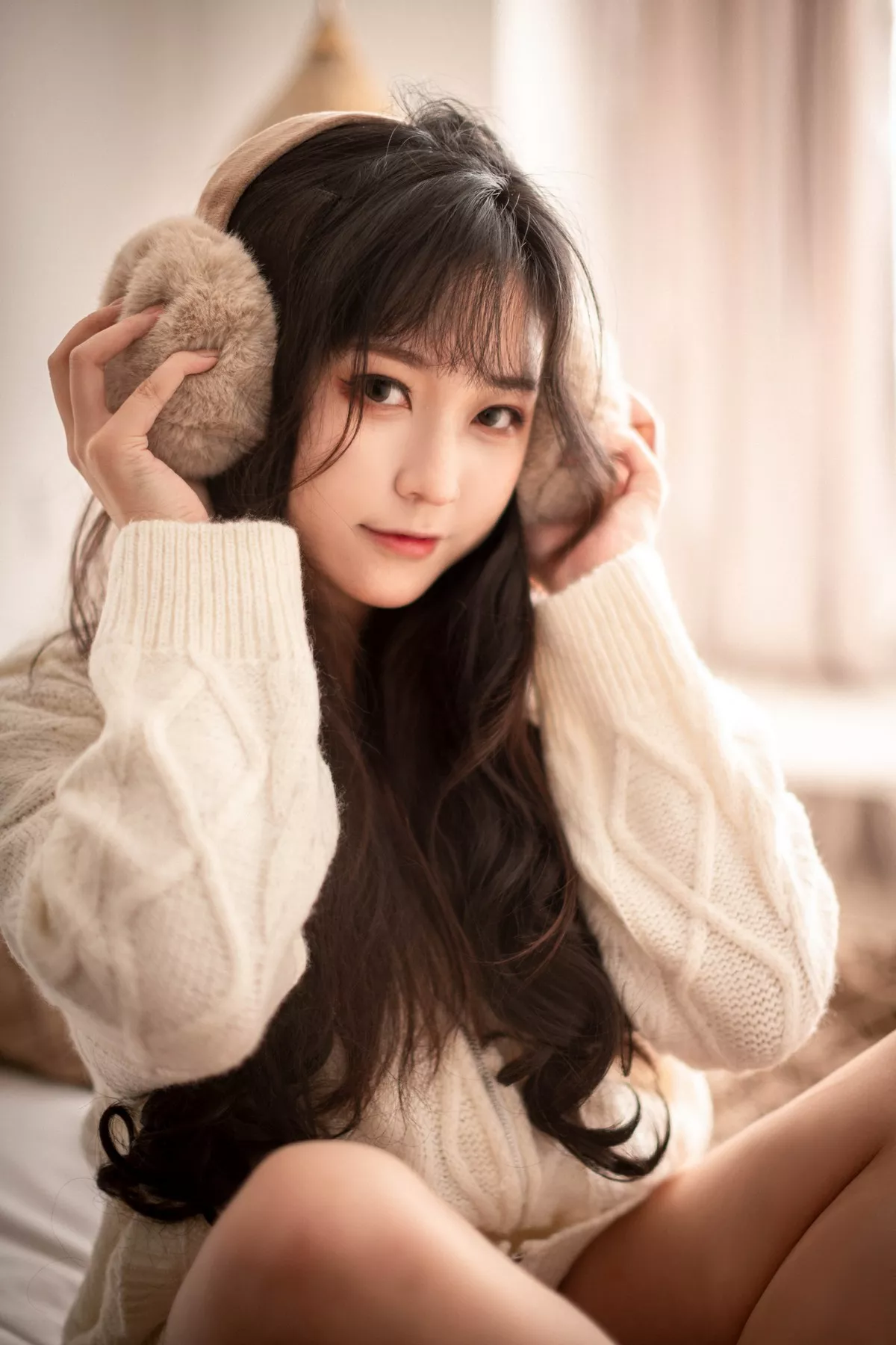 Coser美女奇行家狗崽初冬梅川堀子主题私房性感纯白毛衣半脱露红色内衣诱惑写真40P