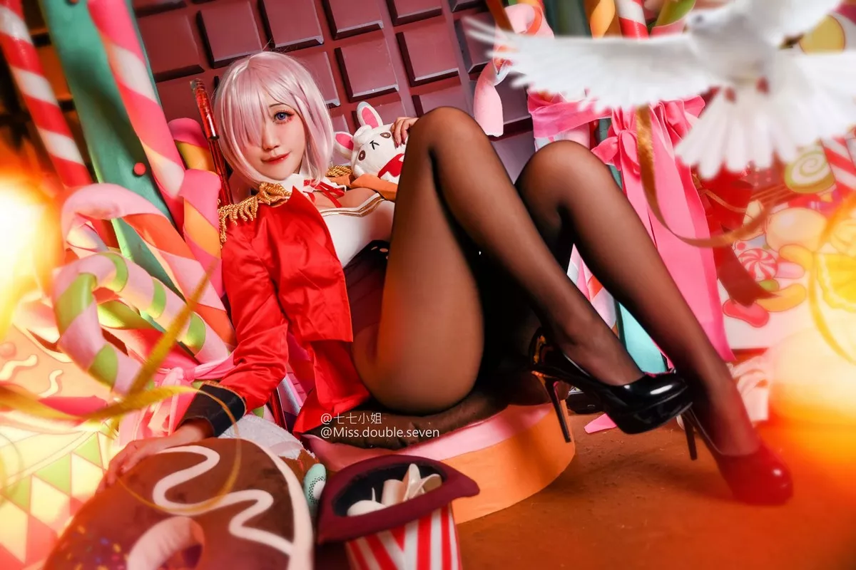 网络美女七七小姐_Miss Seven马修主题私房性感服饰系列秀完美身材诱惑写真40P