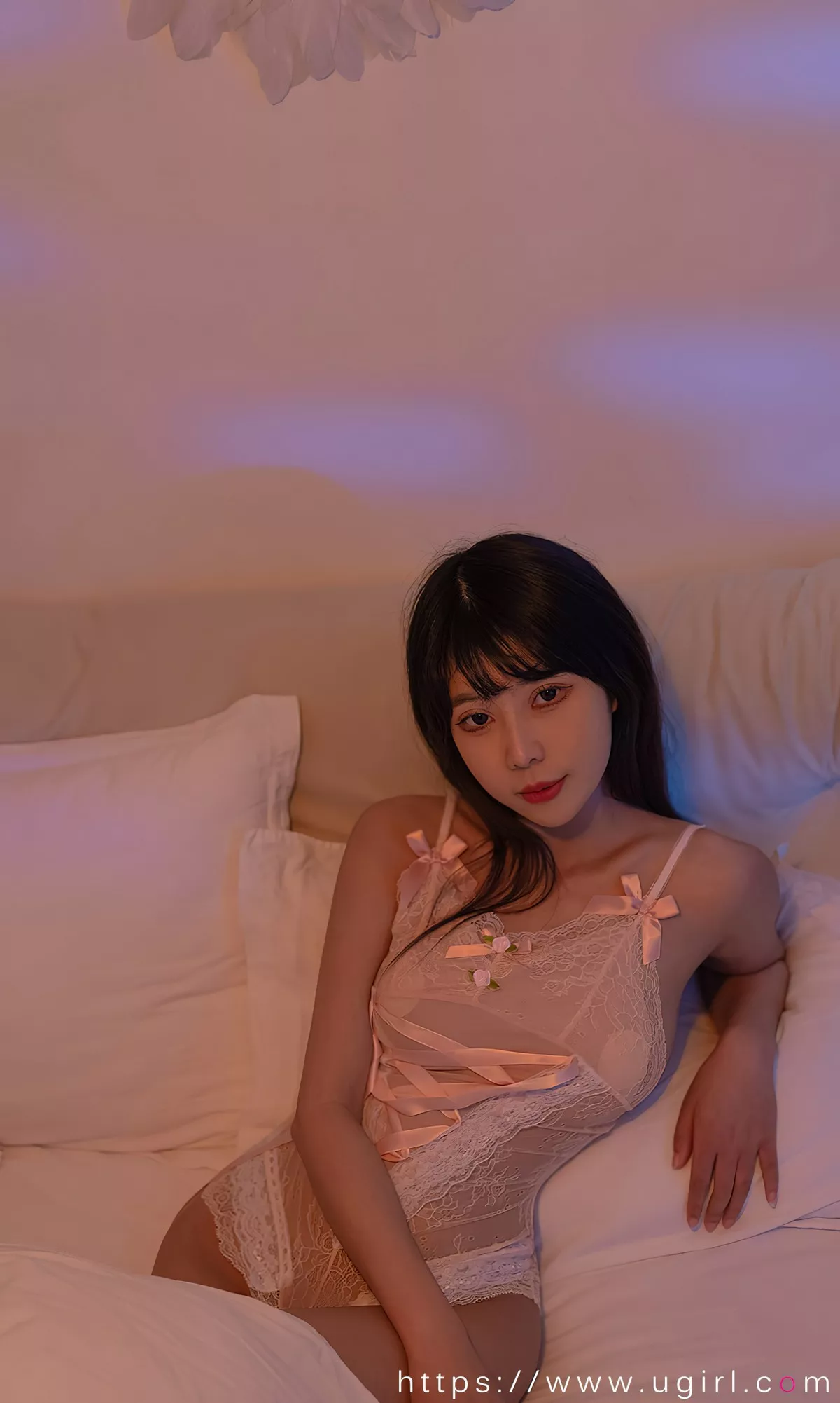 [Ugirls爱尤物]No.2401_模特柚子私房粉色蕾丝内衣+性感白色内衣秀完美身材诱惑写真35P