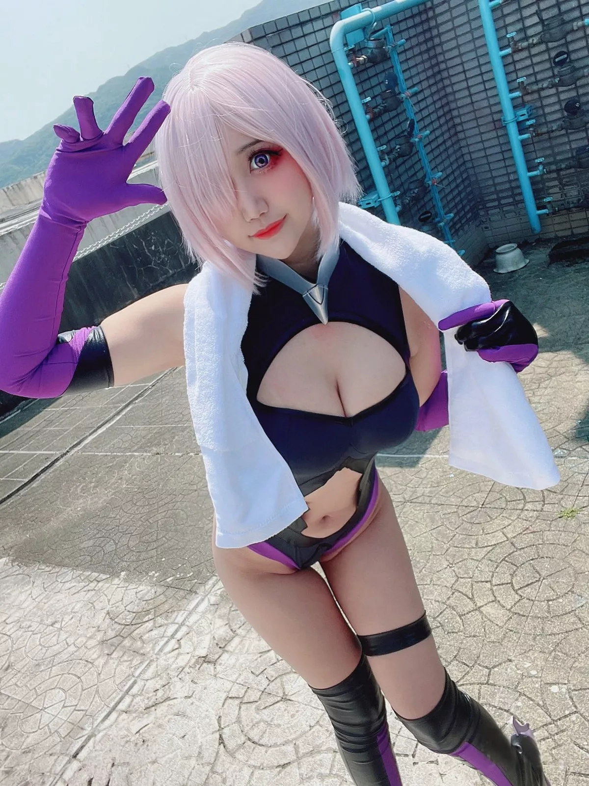 网络美女七七小姐_Miss Seven马修主题私房性感服饰系列秀完美身材诱惑写真40P
