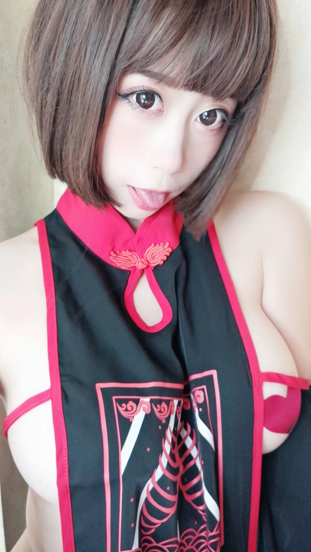 萌妹奈汐酱nice巫女主题私房性感真空黑红服饰露豪乳红桃遮点极致诱惑写真45P