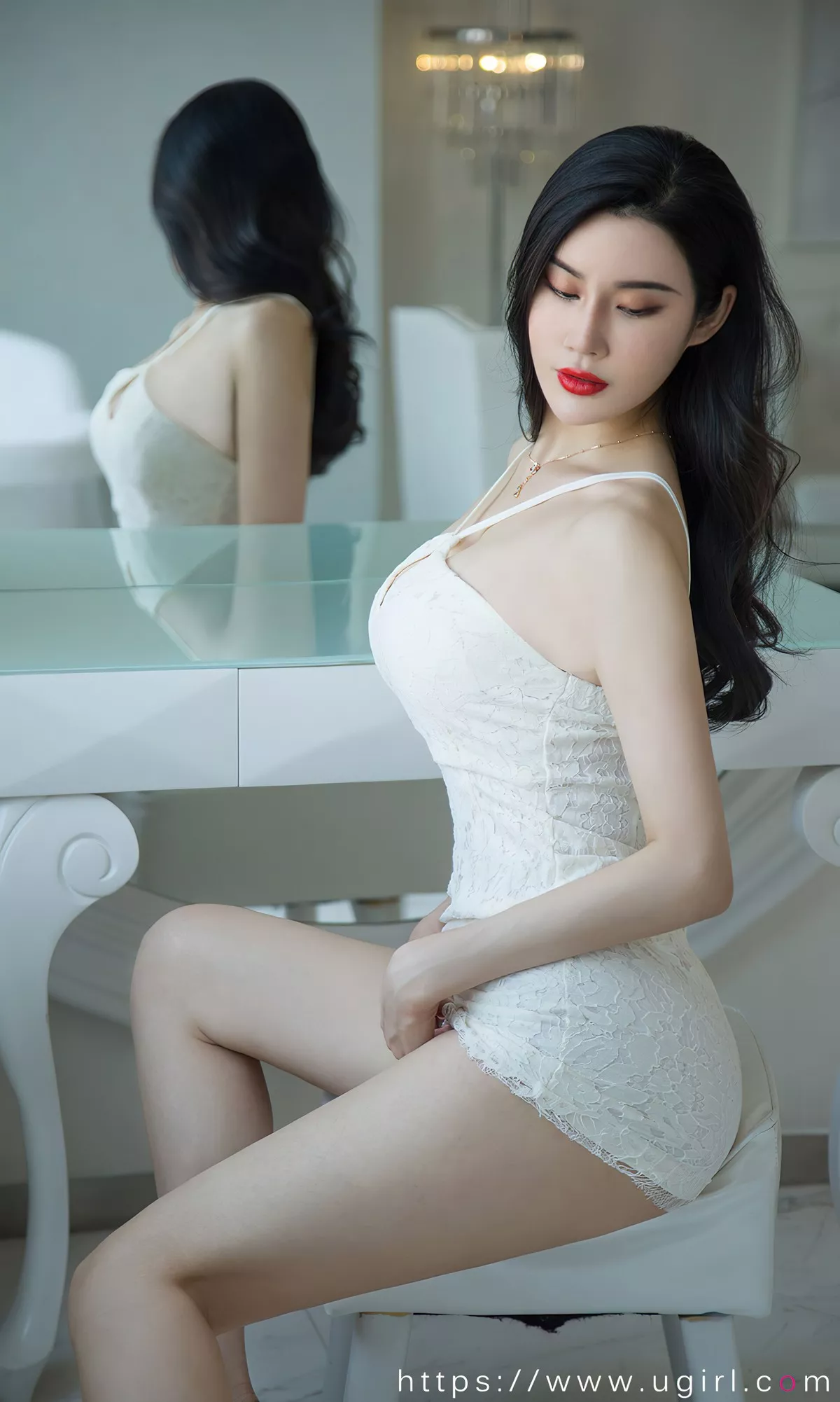 [Ugirls爱尤物]No.2404_模特林诺晗私房性感白色吊带连身短裙秀翘臀美腿诱惑写真35P
