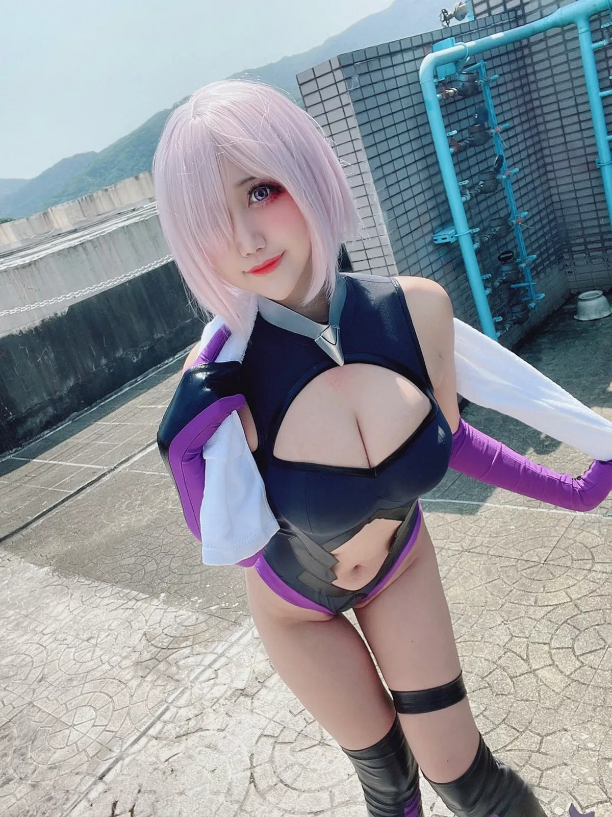 网络美女七七小姐_Miss Seven马修主题私房性感服饰系列秀完美身材诱惑写真40P