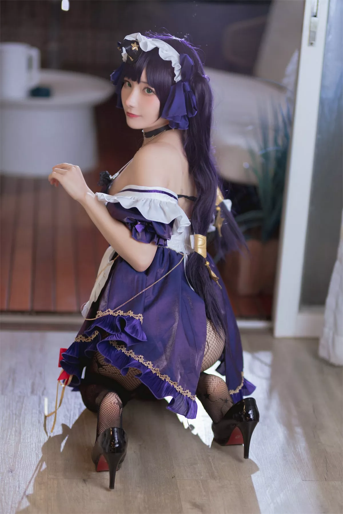 网络美女是三不是世w原神莫娜女仆主题性感低胸女仆装配黑丝网袜诱惑写真55P