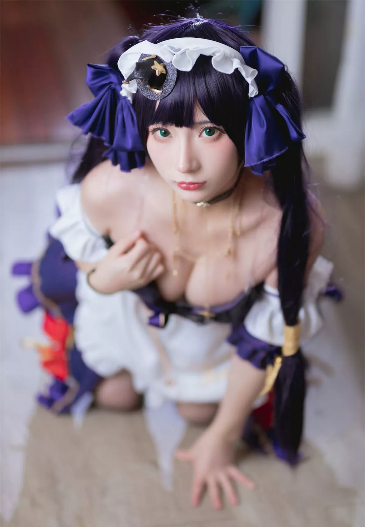 网络美女是三不是世w原神莫娜女仆主题性感低胸女仆装配黑丝网袜诱惑写真55P