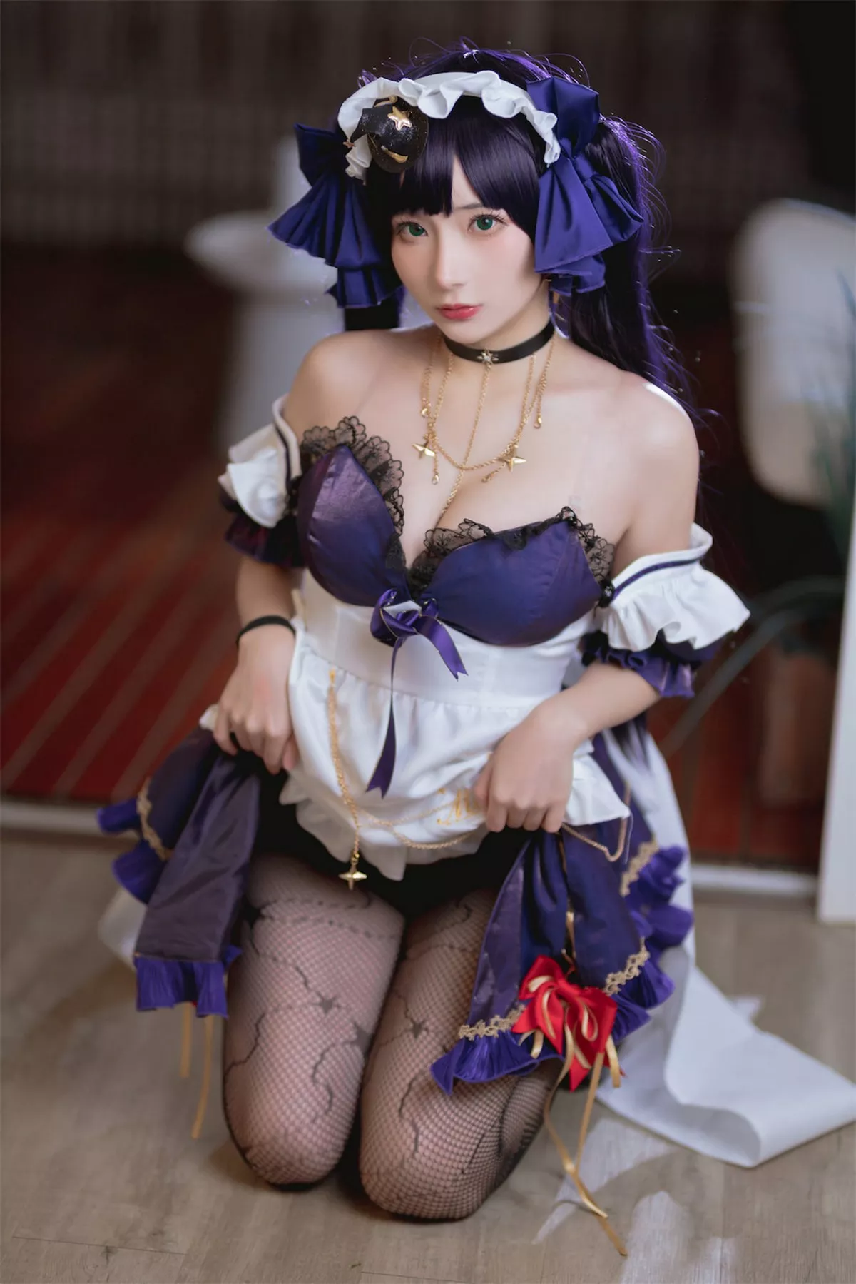 网络美女是三不是世w原神莫娜女仆主题性感低胸女仆装配黑丝网袜诱惑写真55P