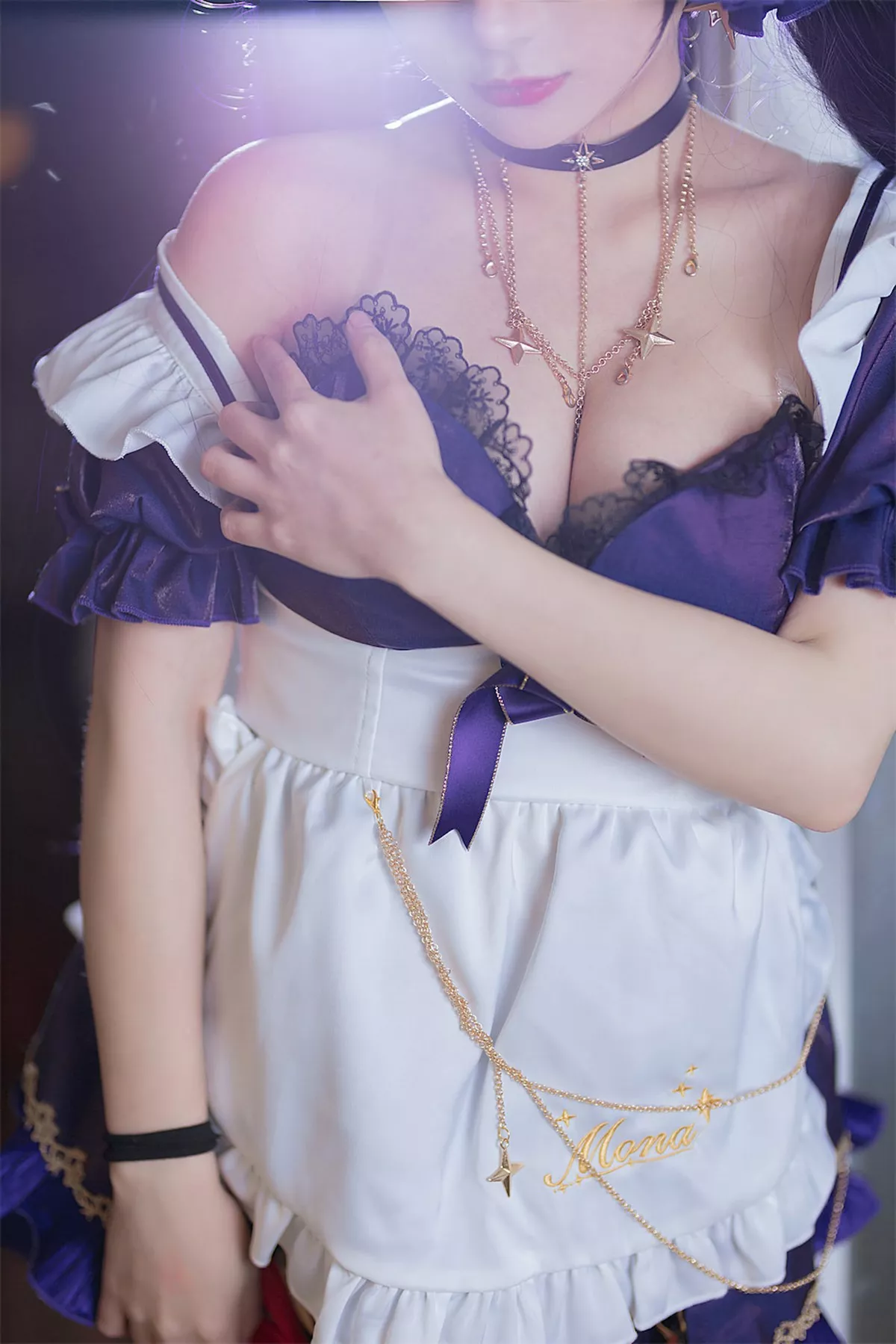 网络美女是三不是世w原神莫娜女仆主题性感低胸女仆装配黑丝网袜诱惑写真55P