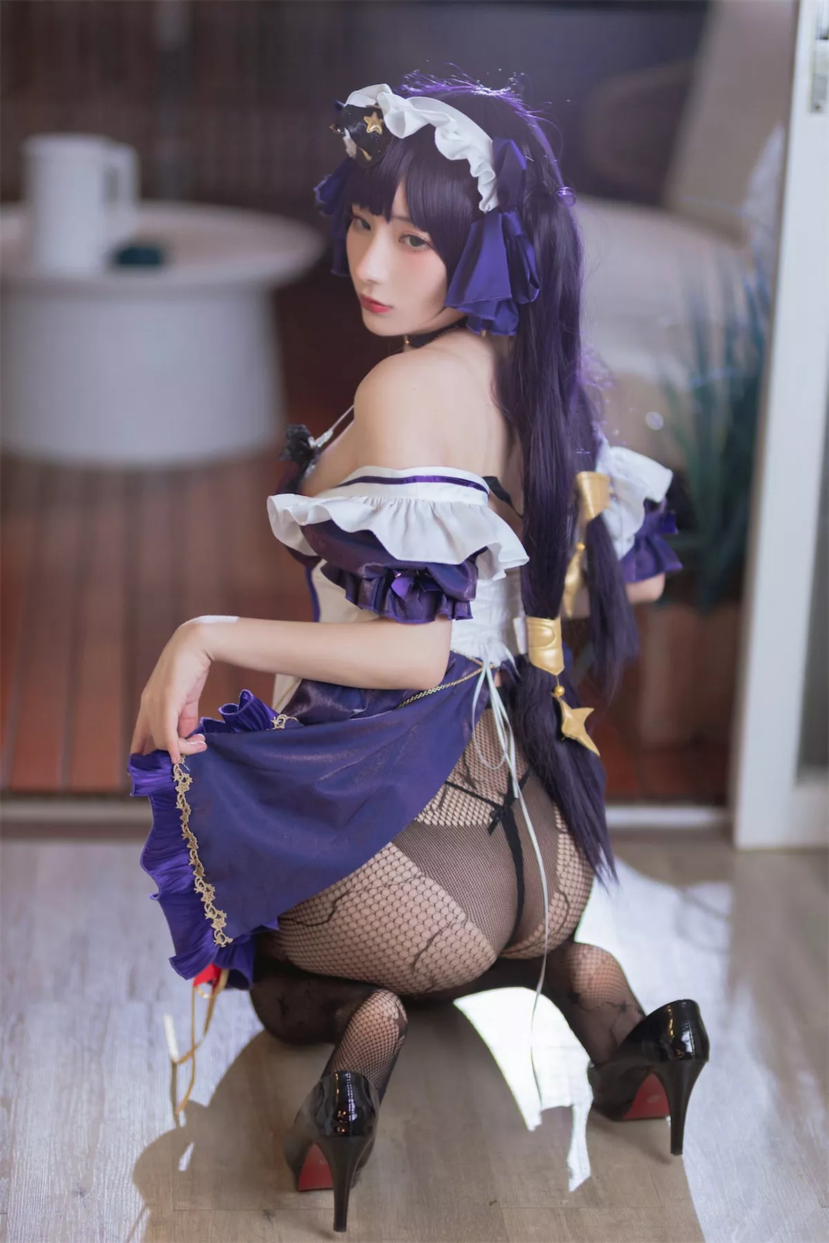 网络美女是三不是世w原神莫娜女仆主题性感低胸女仆装配黑丝网袜诱惑写真55P