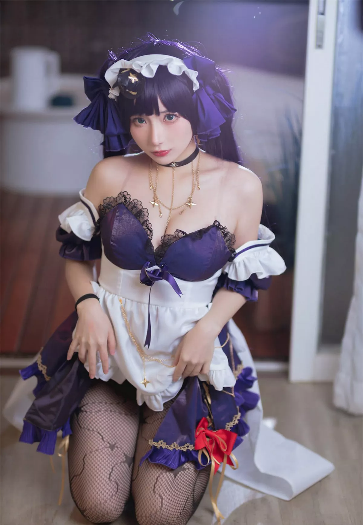 网络美女是三不是世w原神莫娜女仆主题性感低胸女仆装配黑丝网袜诱惑写真55P