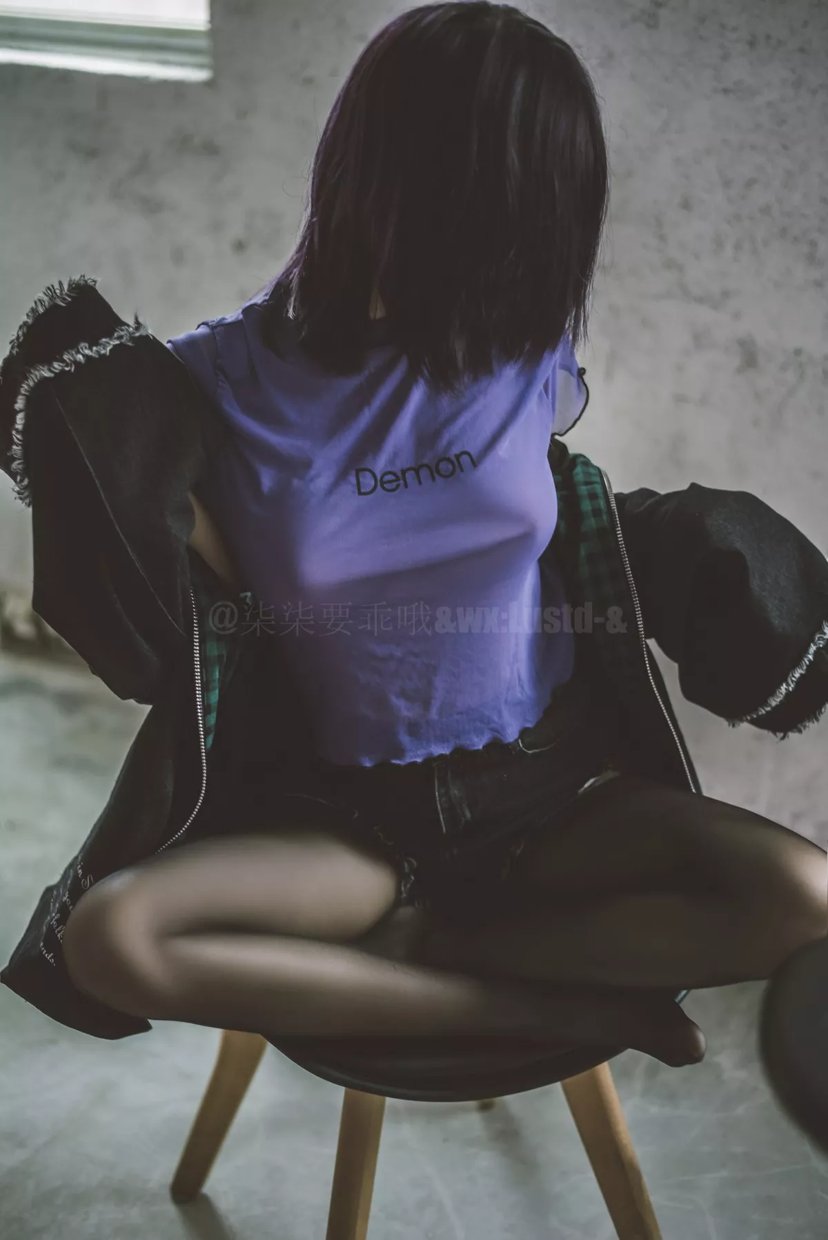 动漫博主柒柒要乖哦私服主题私房性感丝袜系列全果上身露豪乳遮点诱惑写真59P