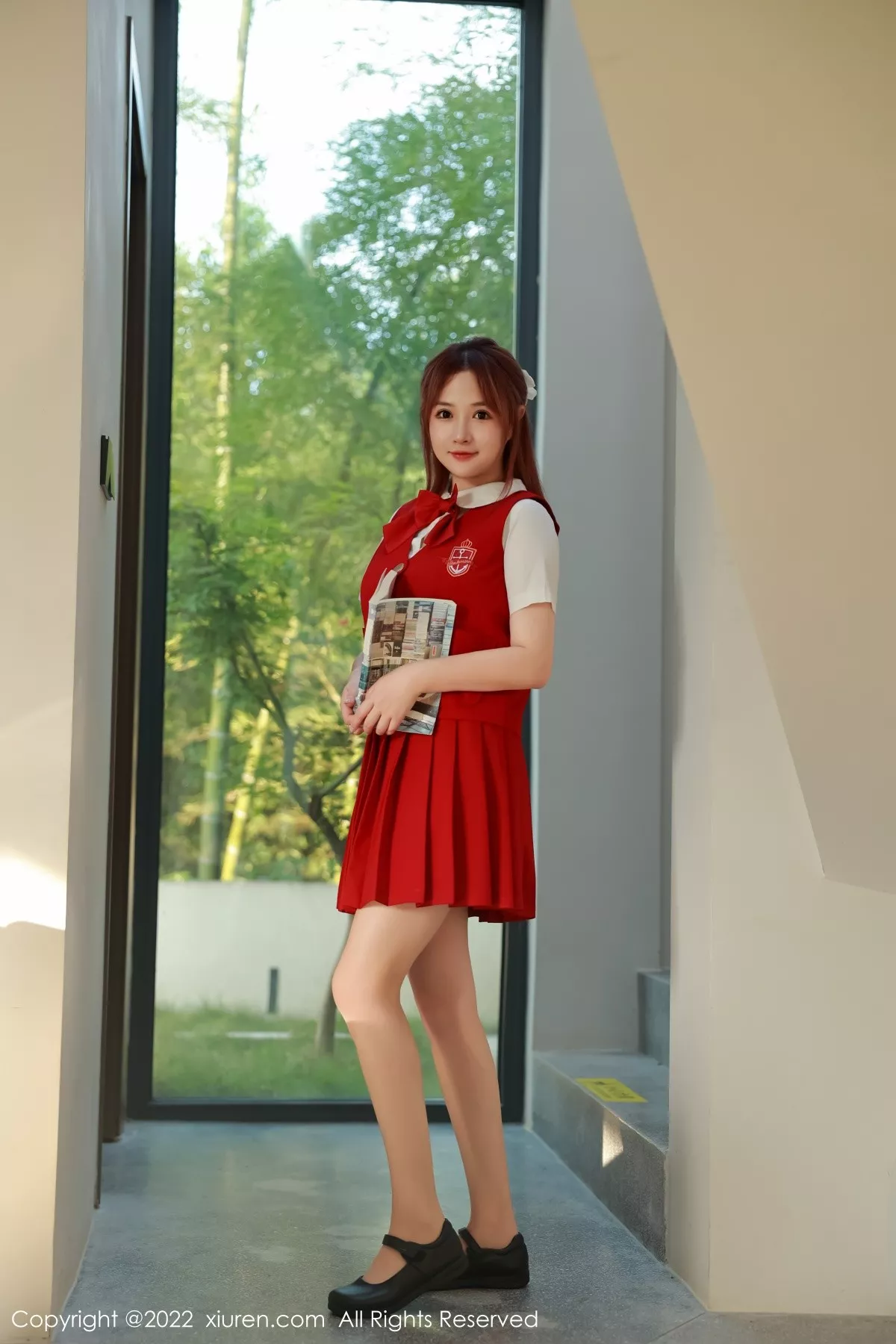 XiuRen第5652期_模特养乐多DoDo性感红色学妹服饰露浅色内衣原色丝袜诱惑写真56P
