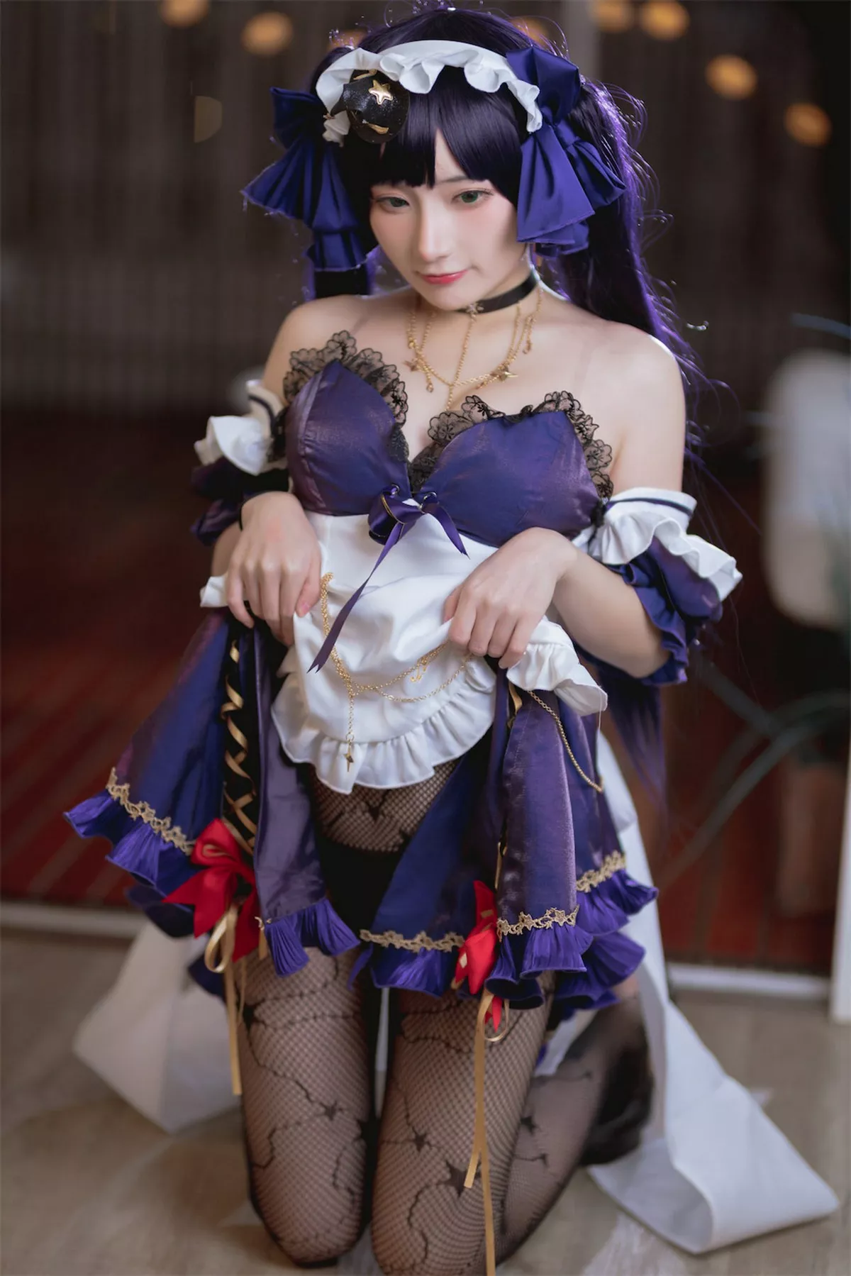 网络美女是三不是世w原神莫娜女仆主题性感低胸女仆装配黑丝网袜诱惑写真55P