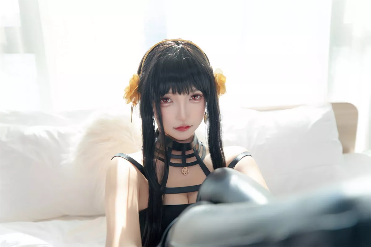 萝莉美女神楽板真冬约尔太太主题性感黑色吊裙配皮质腿袜秀翘臀美腿诱惑写真75P