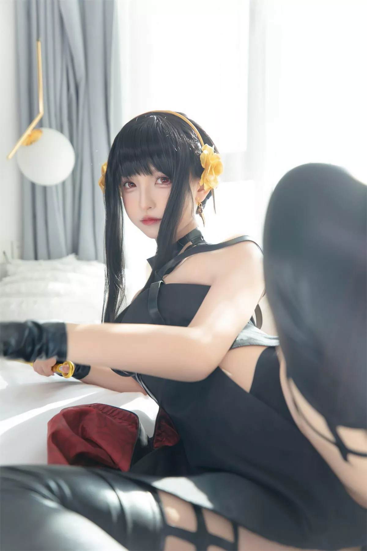 萝莉美女神楽板真冬约尔太太主题性感黑色吊裙配皮质腿袜秀翘臀美腿诱惑写真75P