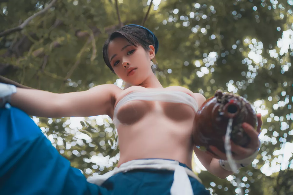 网络美女钛合金TiTi侠客主题户外丛林脱古装服饰薄纱裹身秀豪乳惹火诱惑写真50P
