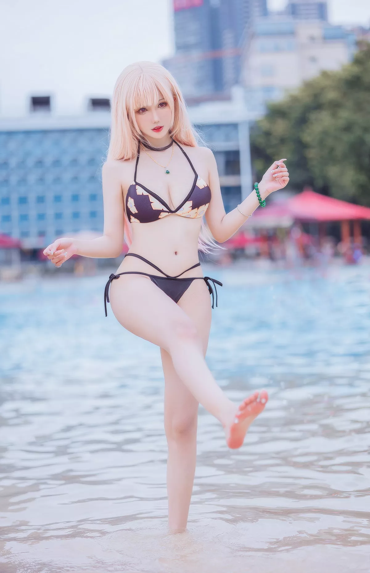 Coser美女仙女月喜多川泳装主题户外泳池性感比基尼秀完美身材迷人诱惑写真29P