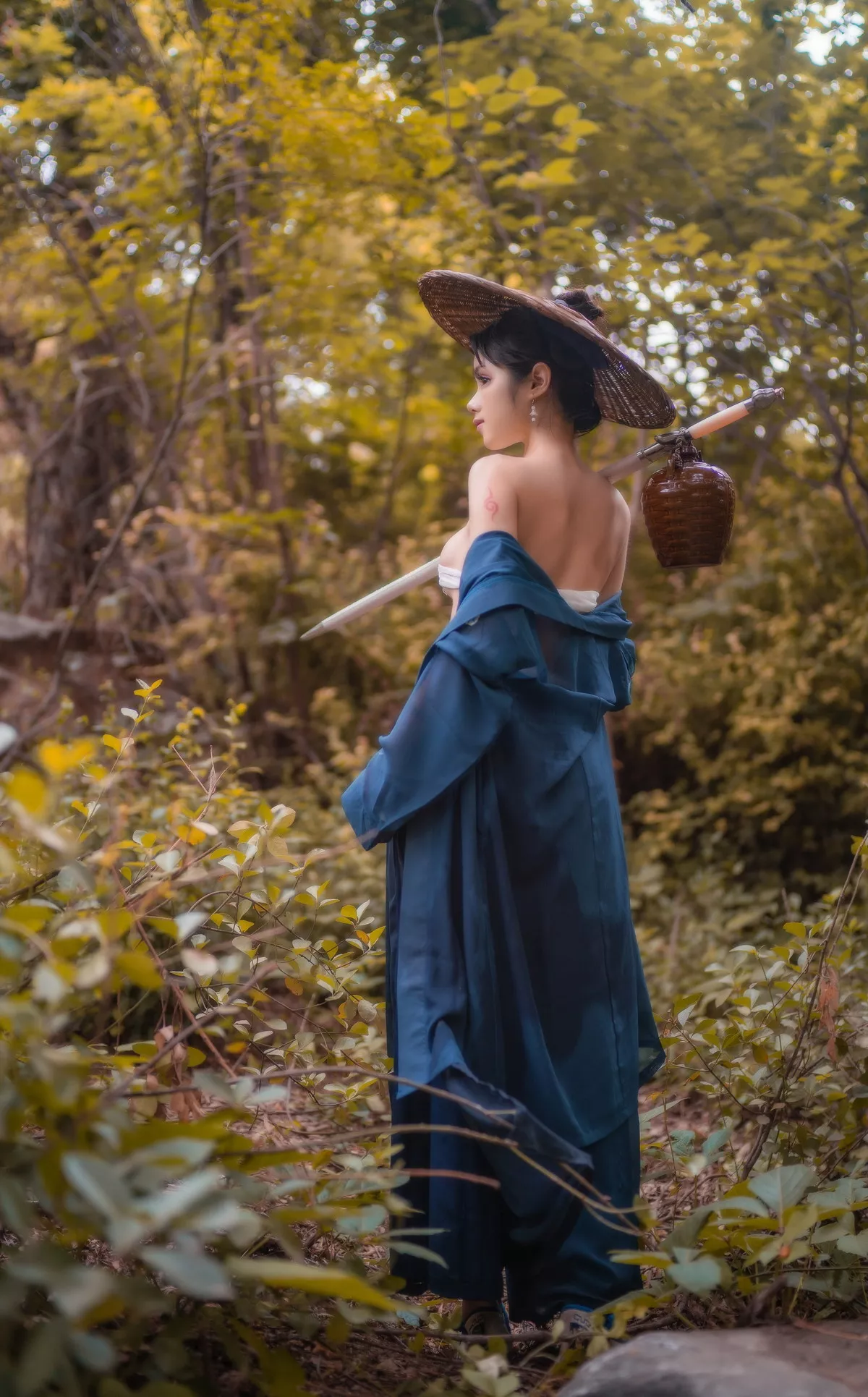 网络美女钛合金TiTi侠客主题户外丛林脱古装服饰薄纱裹身秀豪乳惹火诱惑写真50P