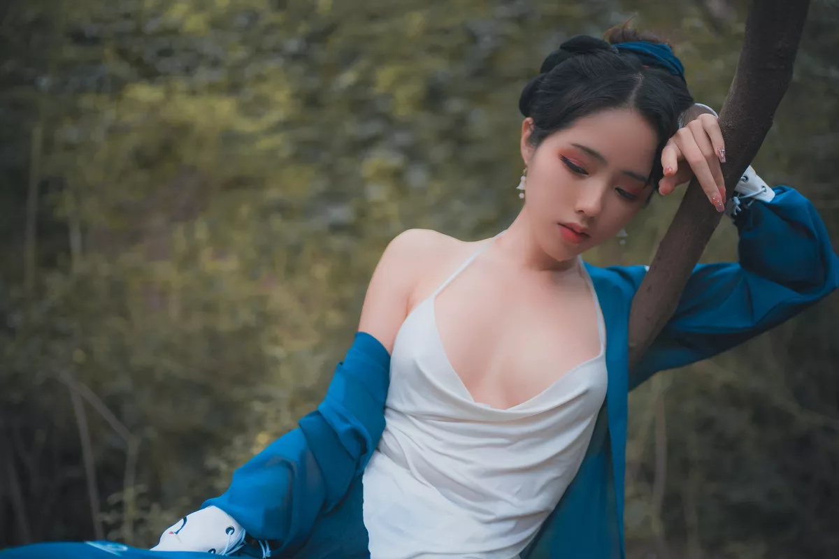 网络美女钛合金TiTi侠客主题户外丛林脱古装服饰薄纱裹身秀豪乳惹火诱惑写真50P