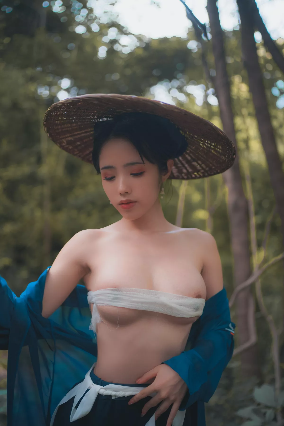 网络美女钛合金TiTi侠客主题户外丛林脱古装服饰薄纱裹身秀豪乳惹火诱惑写真50P
