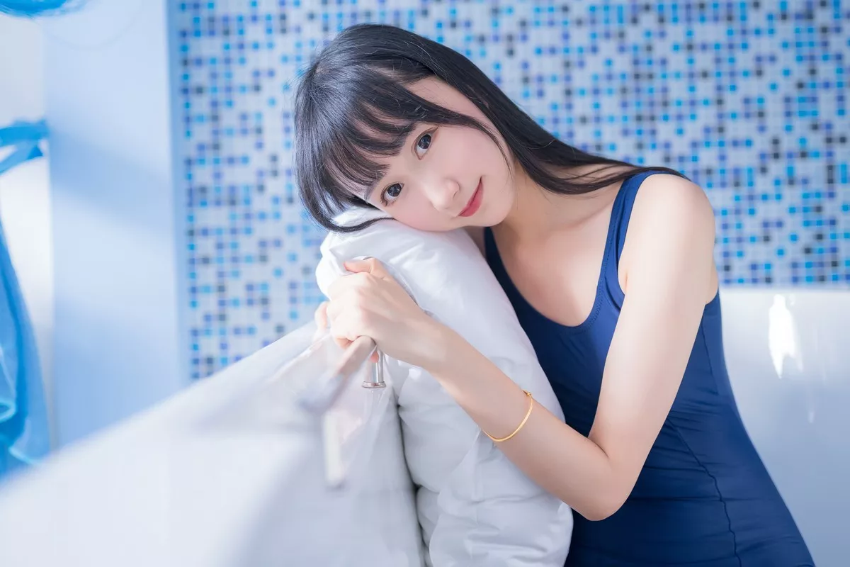 萌系小姐姐木绵绵OwO死库水主题私房浴室脱白色衬衫露性感死库水诱惑写真30P