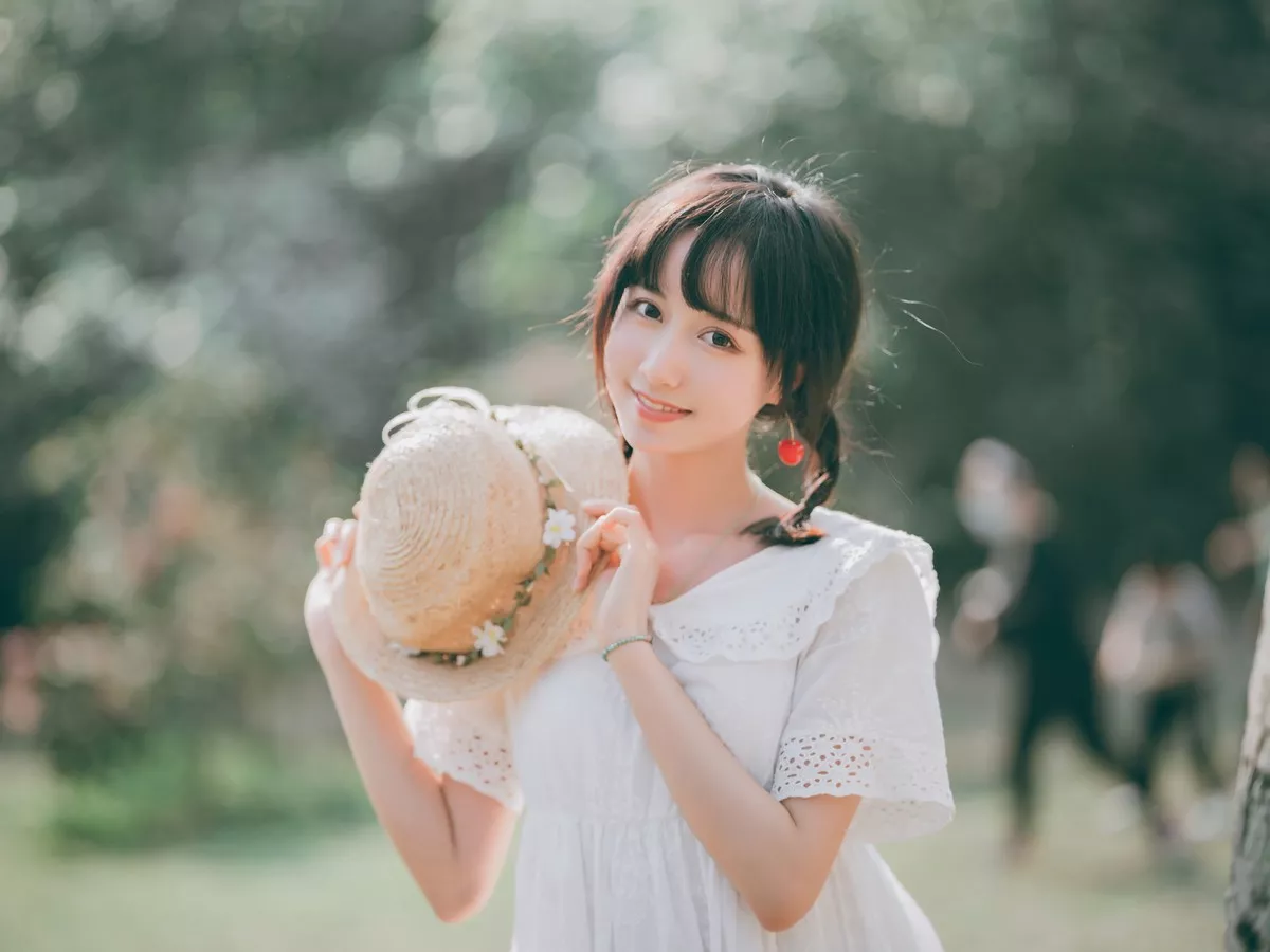 萌系小姐姐木绵绵OwO夏日彩虹主题户外夏日性感白色连衣裙配运动鞋靓丽写真29P