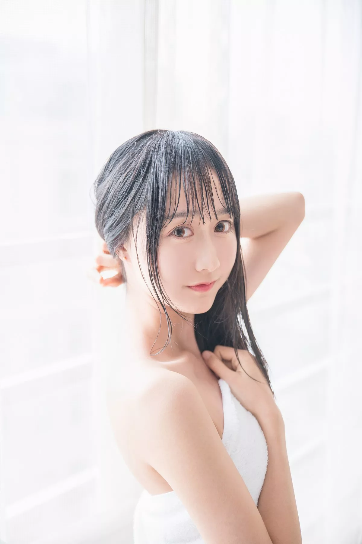 萌系小姐姐木绵绵OwO洗白白主题私房床上白色浴巾裹身秀白嫩肌肤迷人写真58P