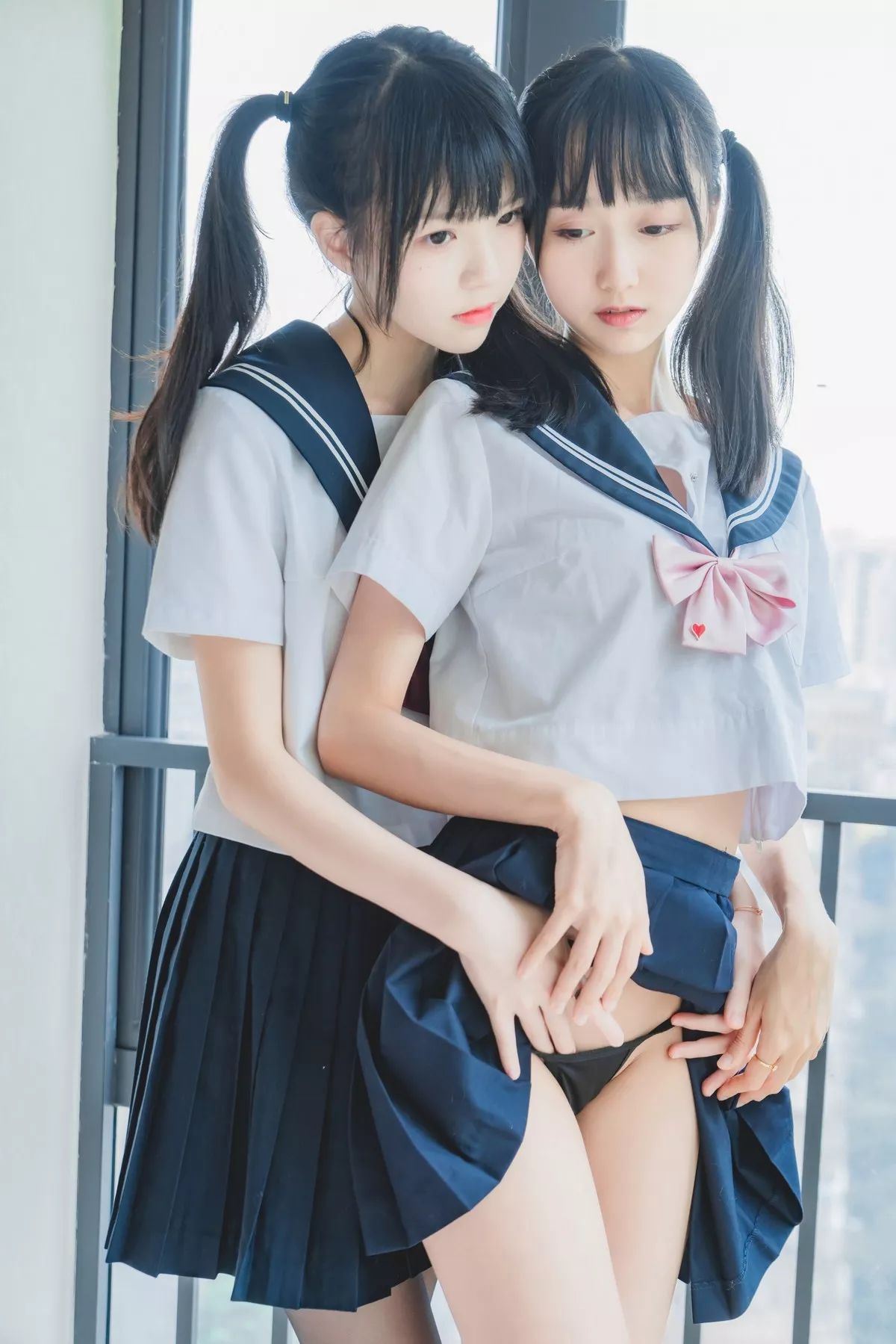 萌系小姐姐木绵绵OwO＆桜桃喵她主题性感姐妹花JK制服系列秀美腿诱惑写真37P