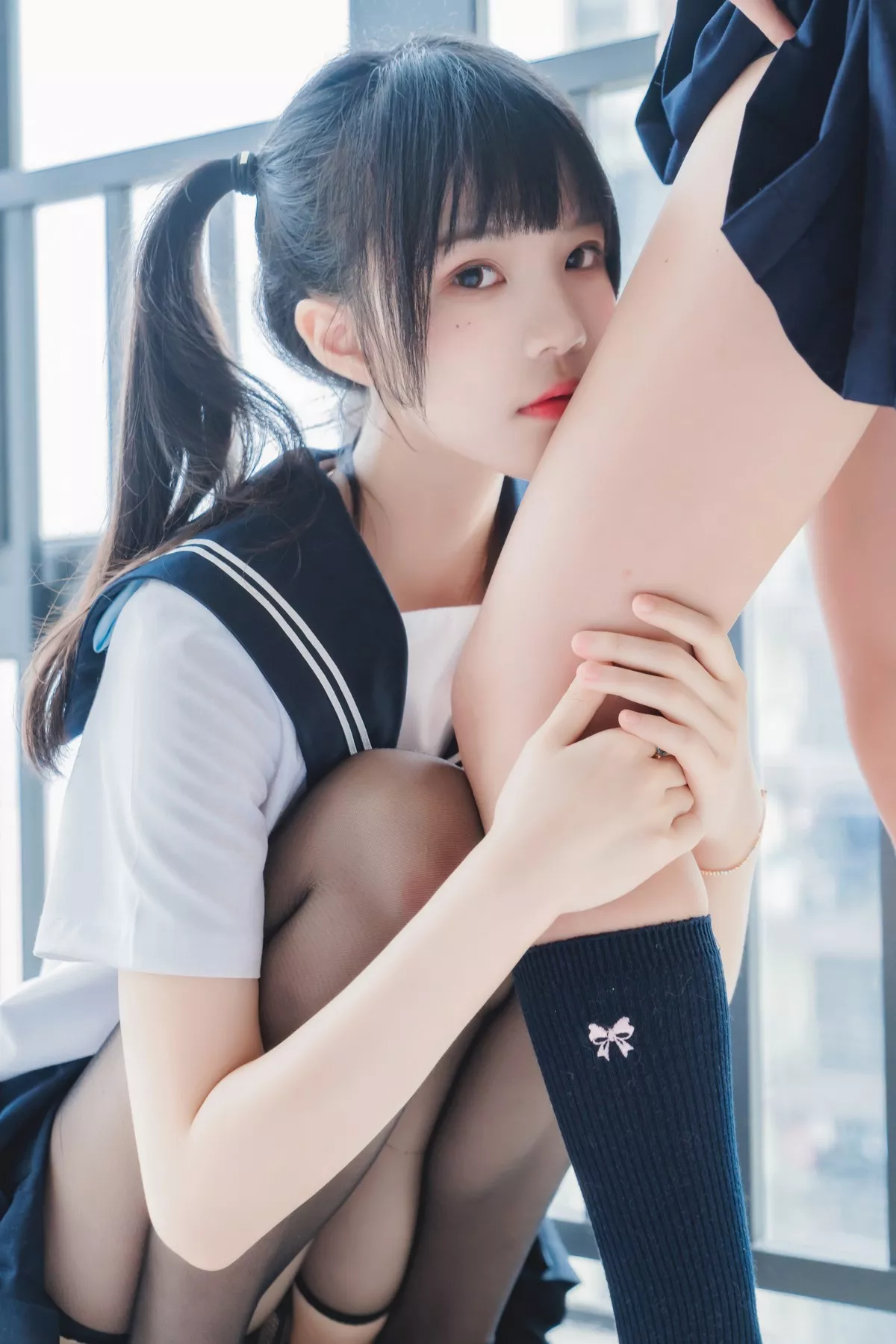 萌系小姐姐木绵绵OwO＆桜桃喵她主题性感姐妹花JK制服系列秀美腿诱惑写真37P