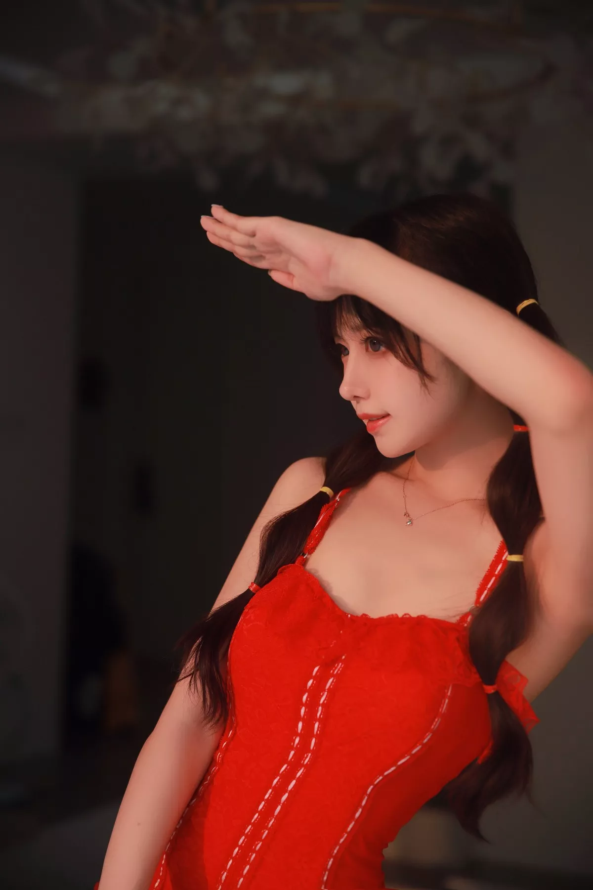 网络美女Shika小鹿鹿泳装主题户外泳池性感红色比基尼秀苗条身材靓丽迷人写真63P