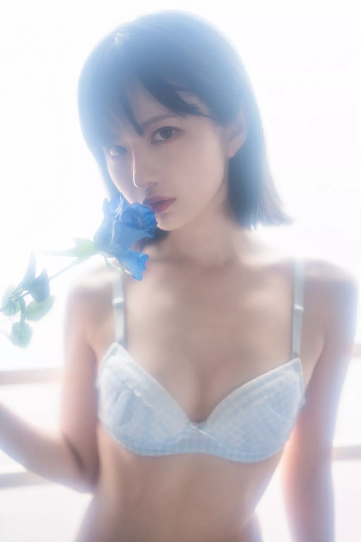 网络美女Shika小鹿鹿泳装主题户外泳池性感红色比基尼秀苗条身材靓丽迷人写真63P